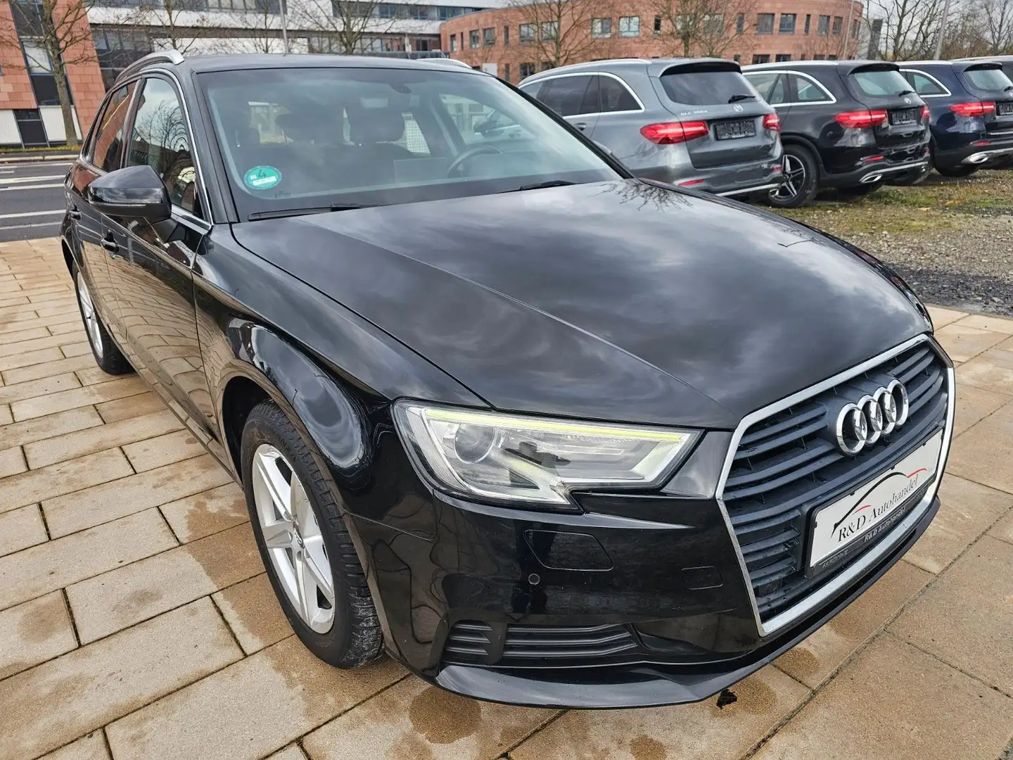 Audi A3 Sportback basis Navi Xenon Schwarz - 2