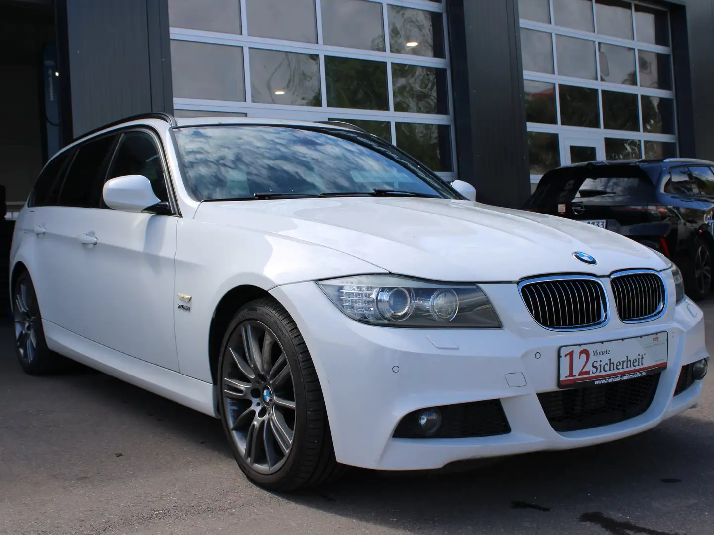 BMW 320 320d xDrive Navi+el. Schiebedach+Sitzheizung vorne Weiß - 2