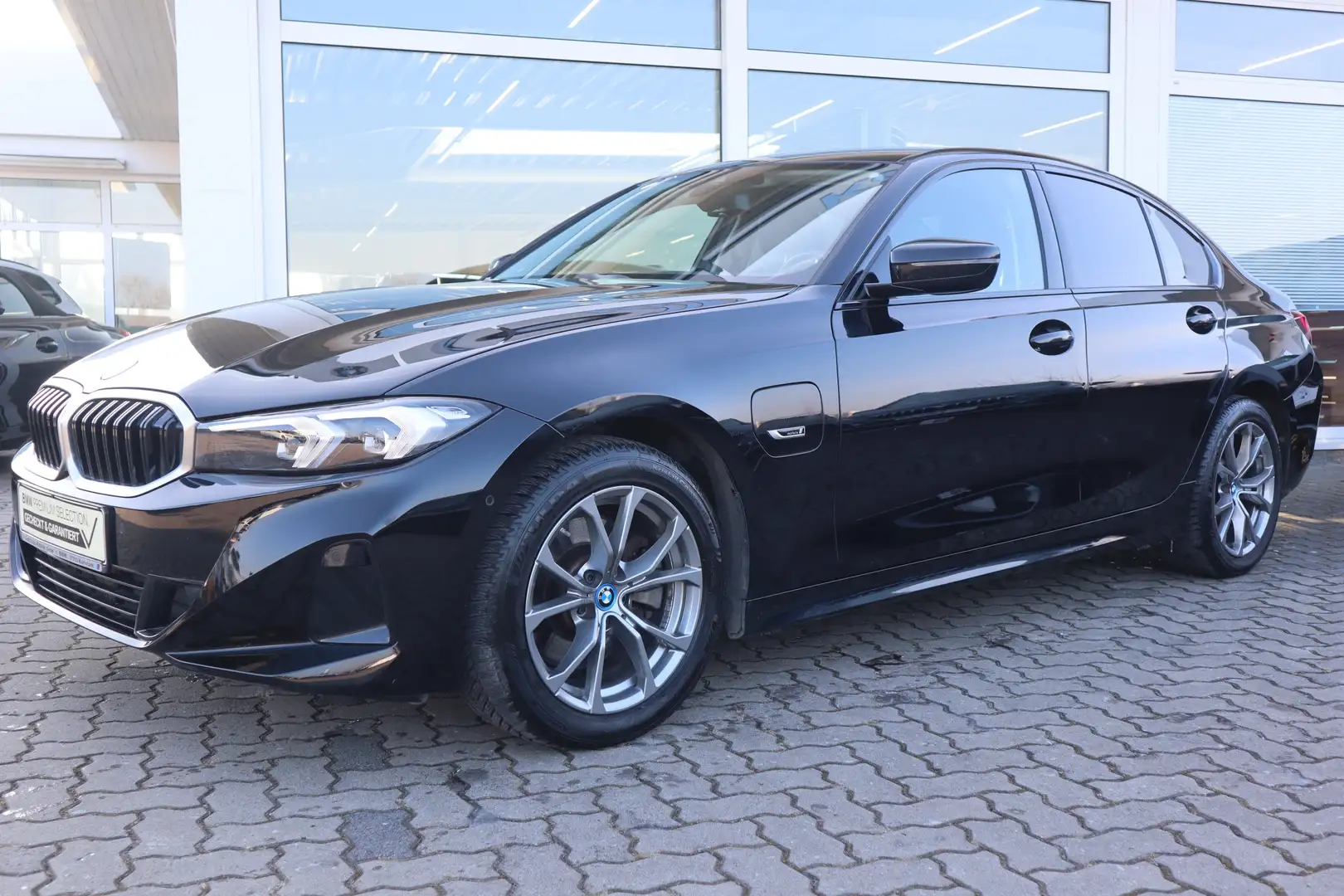 BMW 320 e Limousine DAB/Tempomat/Shz/Sportsitz Schwarz - 1