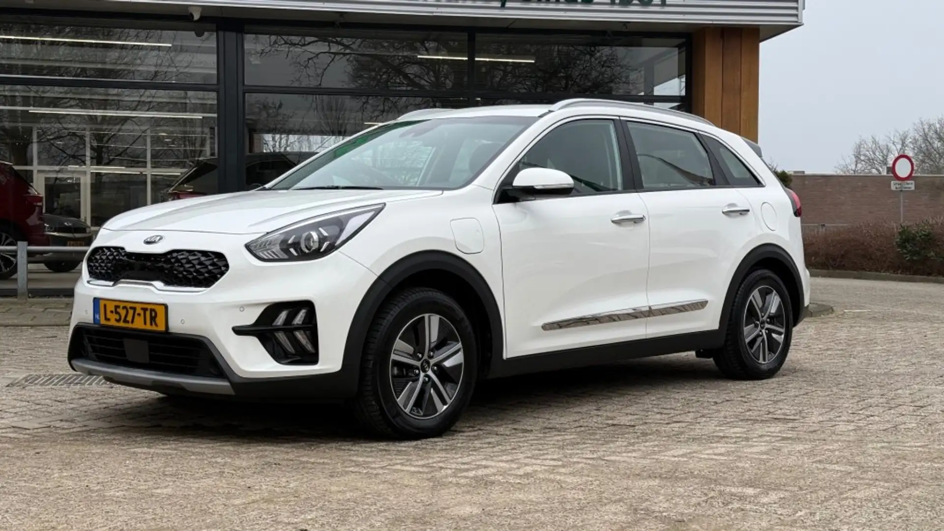 Kia Niro 1.6 GDI PHEV DYNAMIC LINE / TREKHAAK Wit - 1