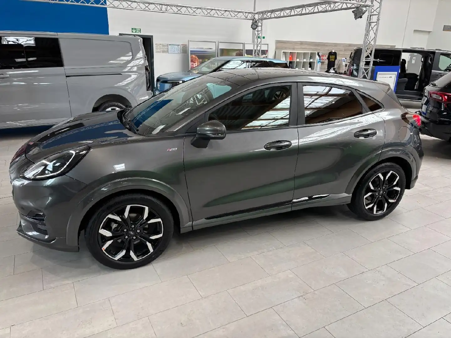 Ford Puma ST-Line X Grau - 2