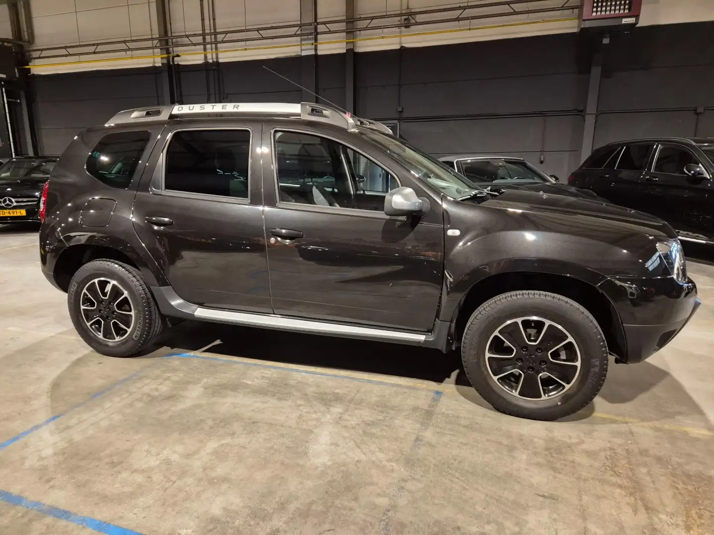 Dacia Duster 1.2 TCe 4x2 Série Limitée Robust - Navigatie - Cru Zwart - 2