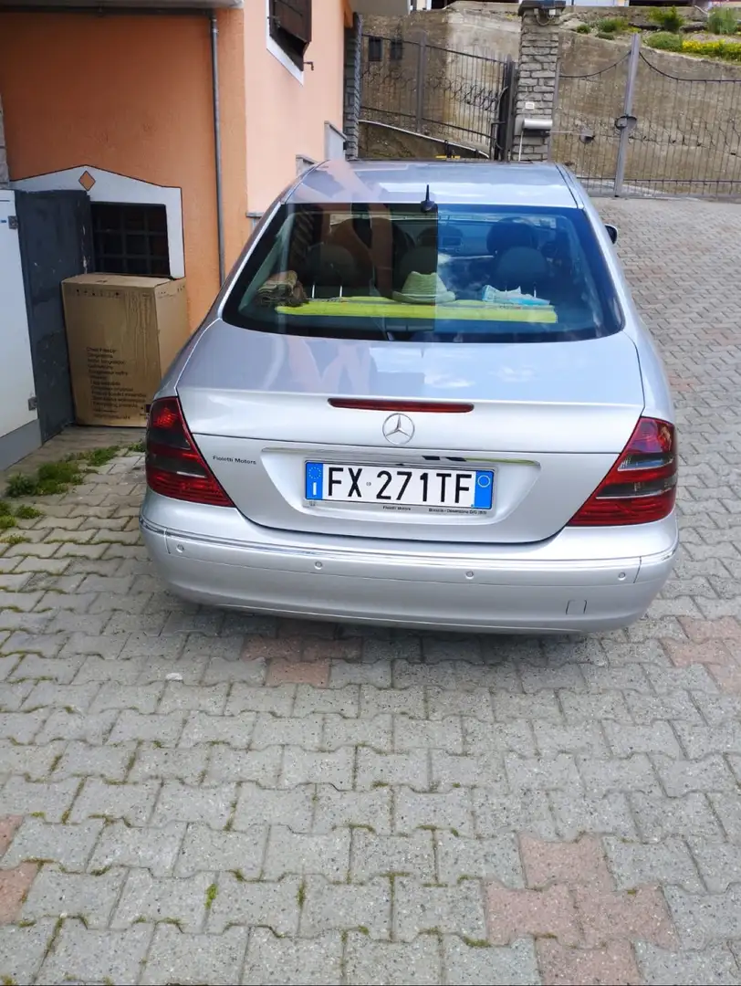 Mercedes-Benz E 270 td cdi Elegance Grigio - 2