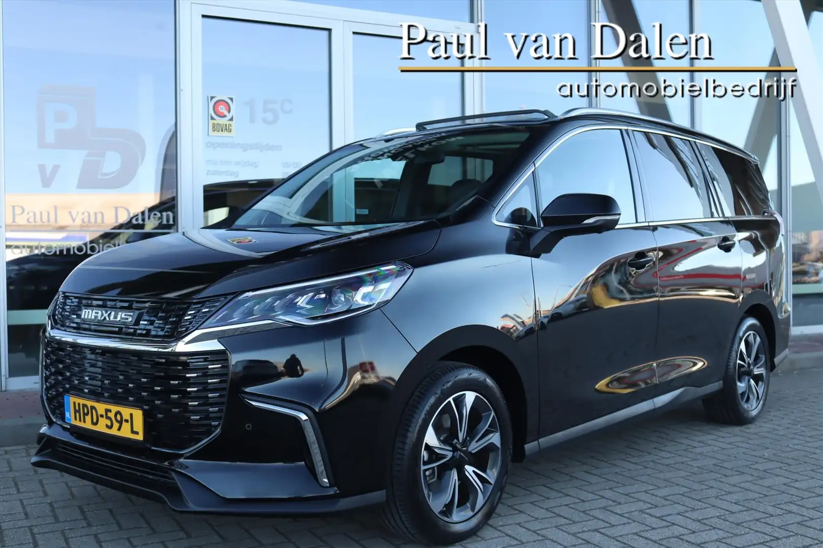 Maxus Euniq 5 177PK EV AUTOMAAT 7-PERS Navi Carplay | Panodak | Zwart - 1