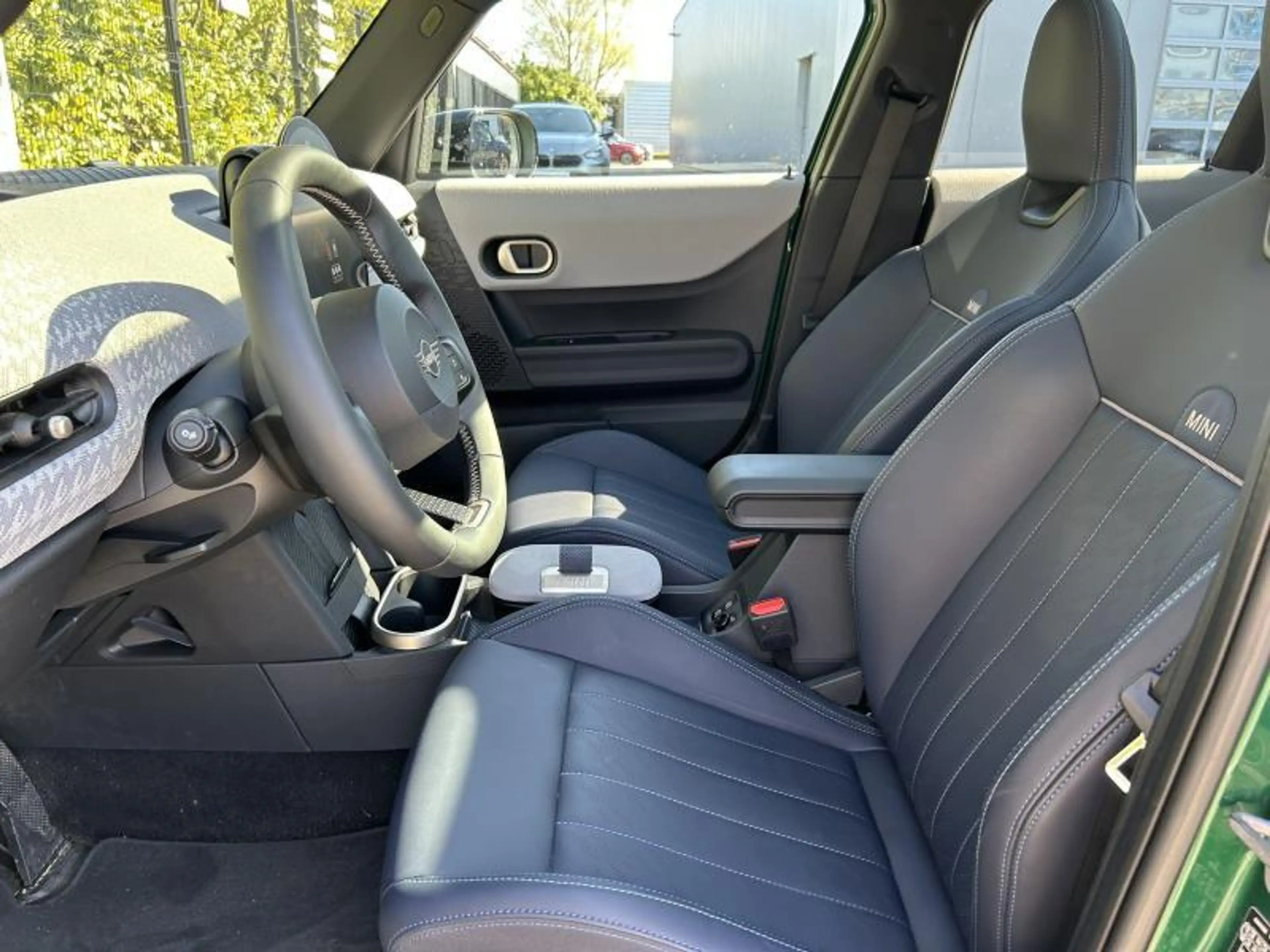 MINI Cooper C Favoured Pack M — photo 12