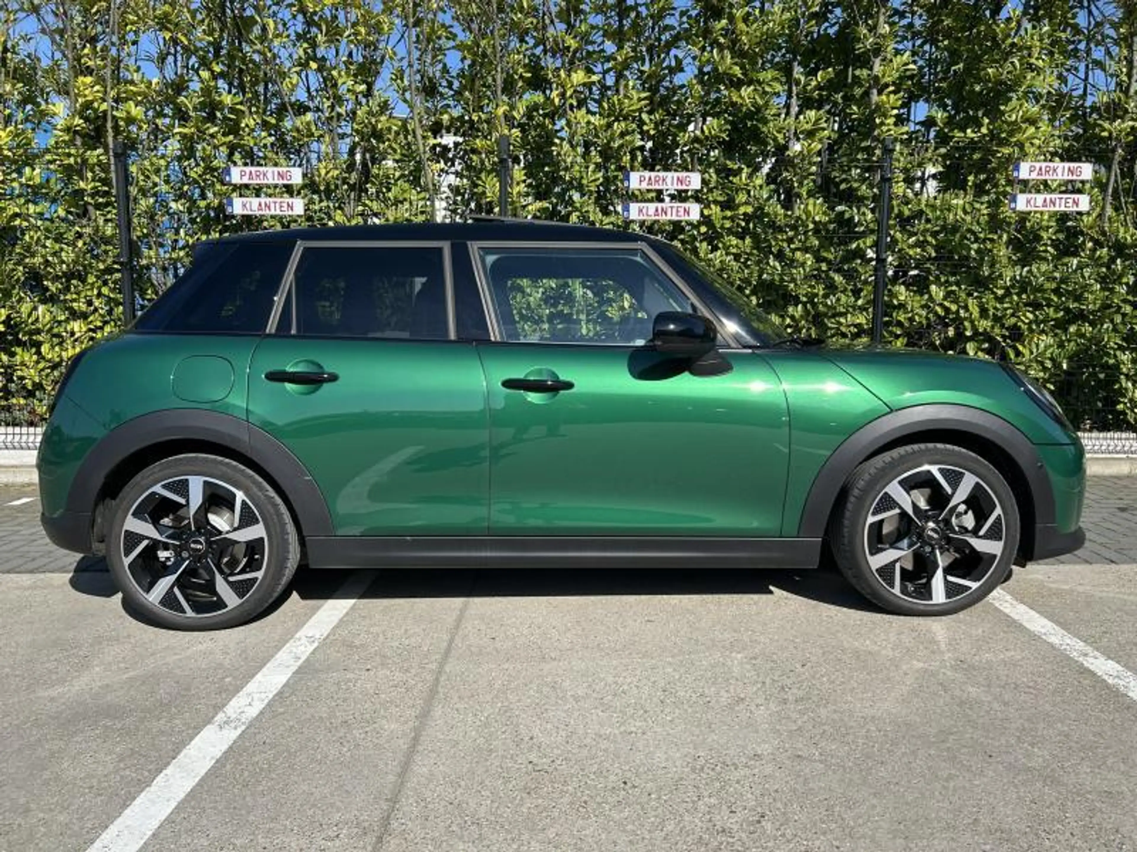 MINI Cooper C Favoured Pack M — photo 3
