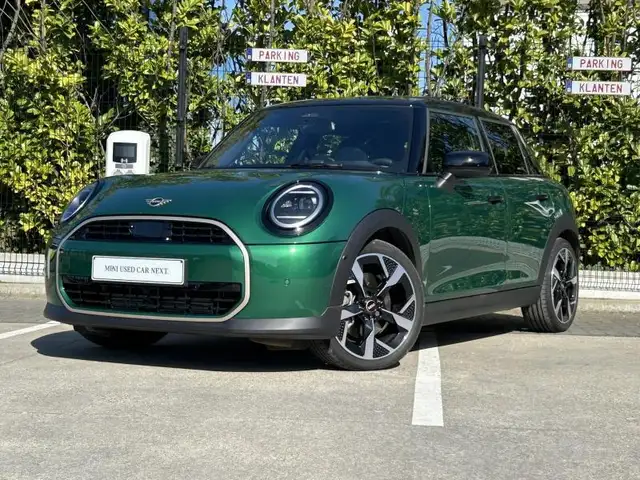 MINI Cooper C Favoured Pack M - pano - HUD