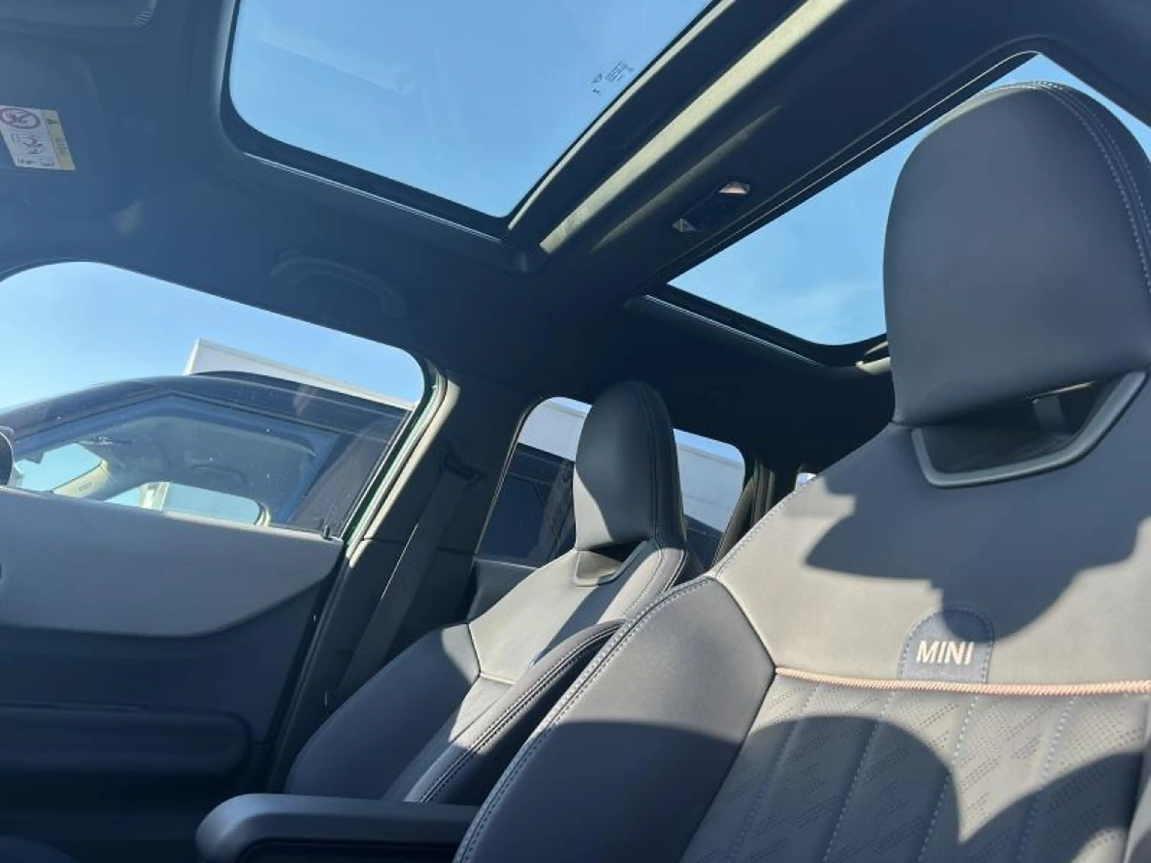 MINI Cooper C Favoured Pack M — photo 9