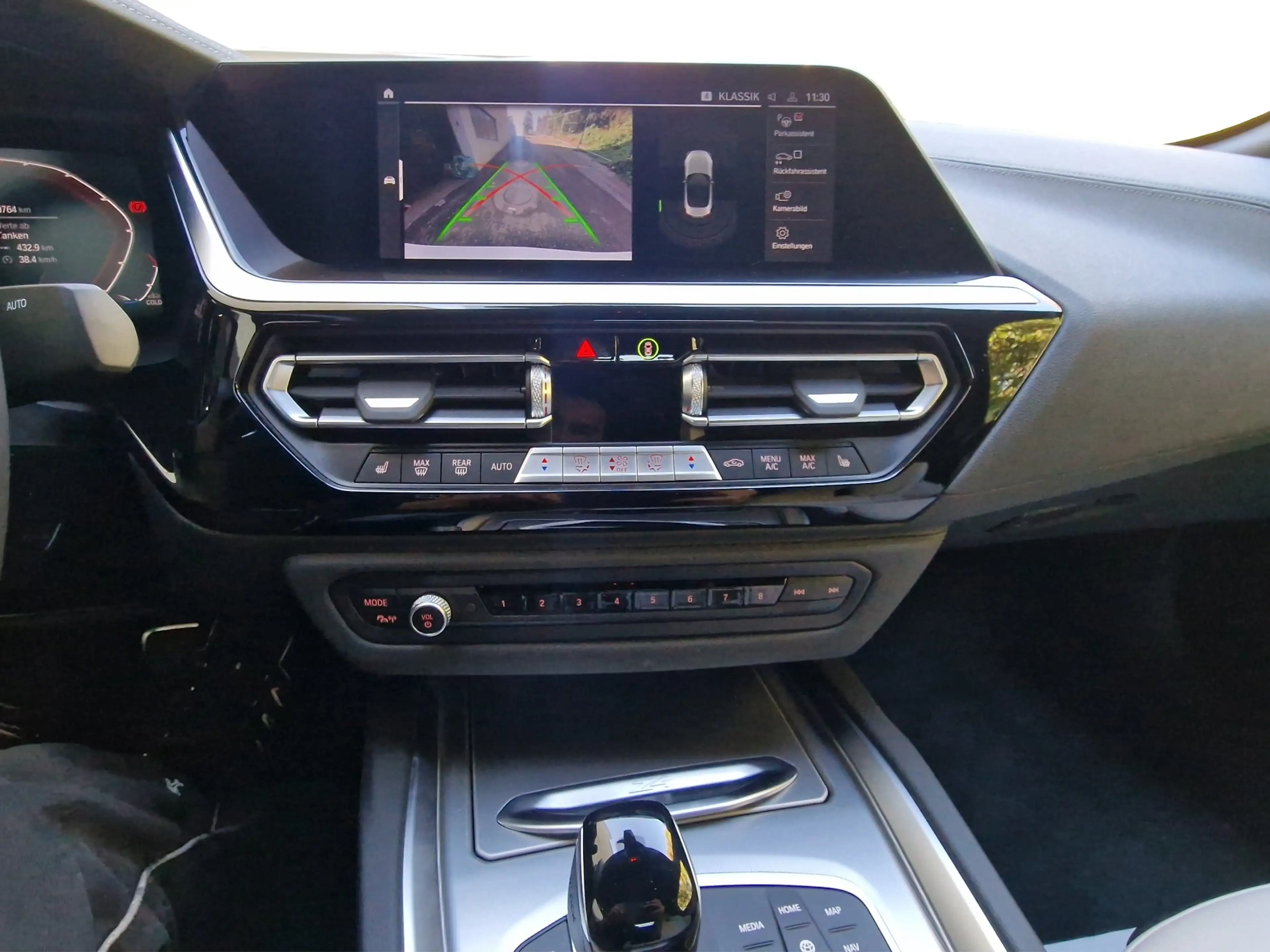 BMW Z4 sDrive 30i Navi.LED.HuD.ACC.RFK.KomfZg.HarmKa — photo 9