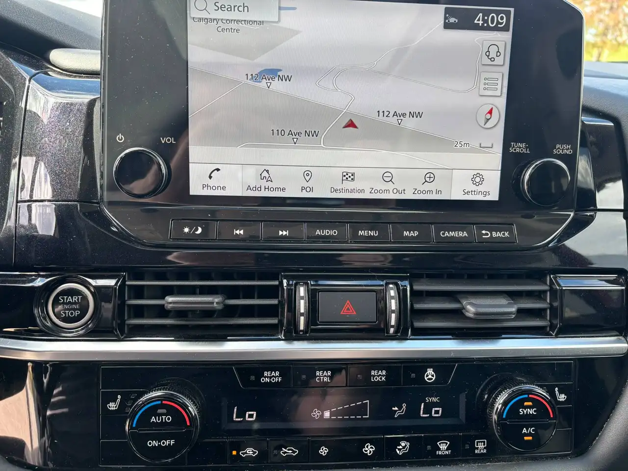 Nissan Pathfinder снимка Nissan Pathfinder