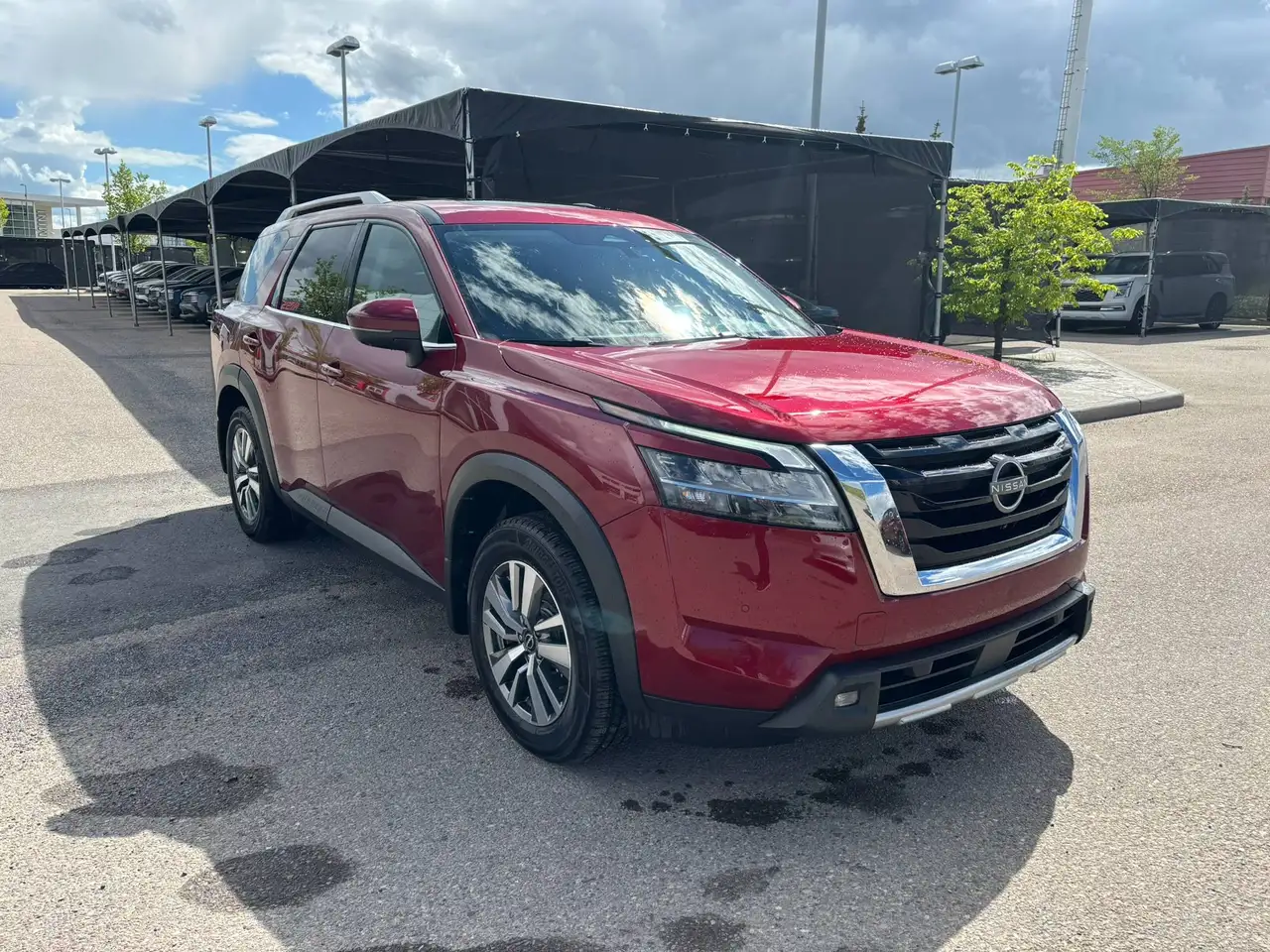 Nissan Pathfinder снимка Nissan Pathfinder