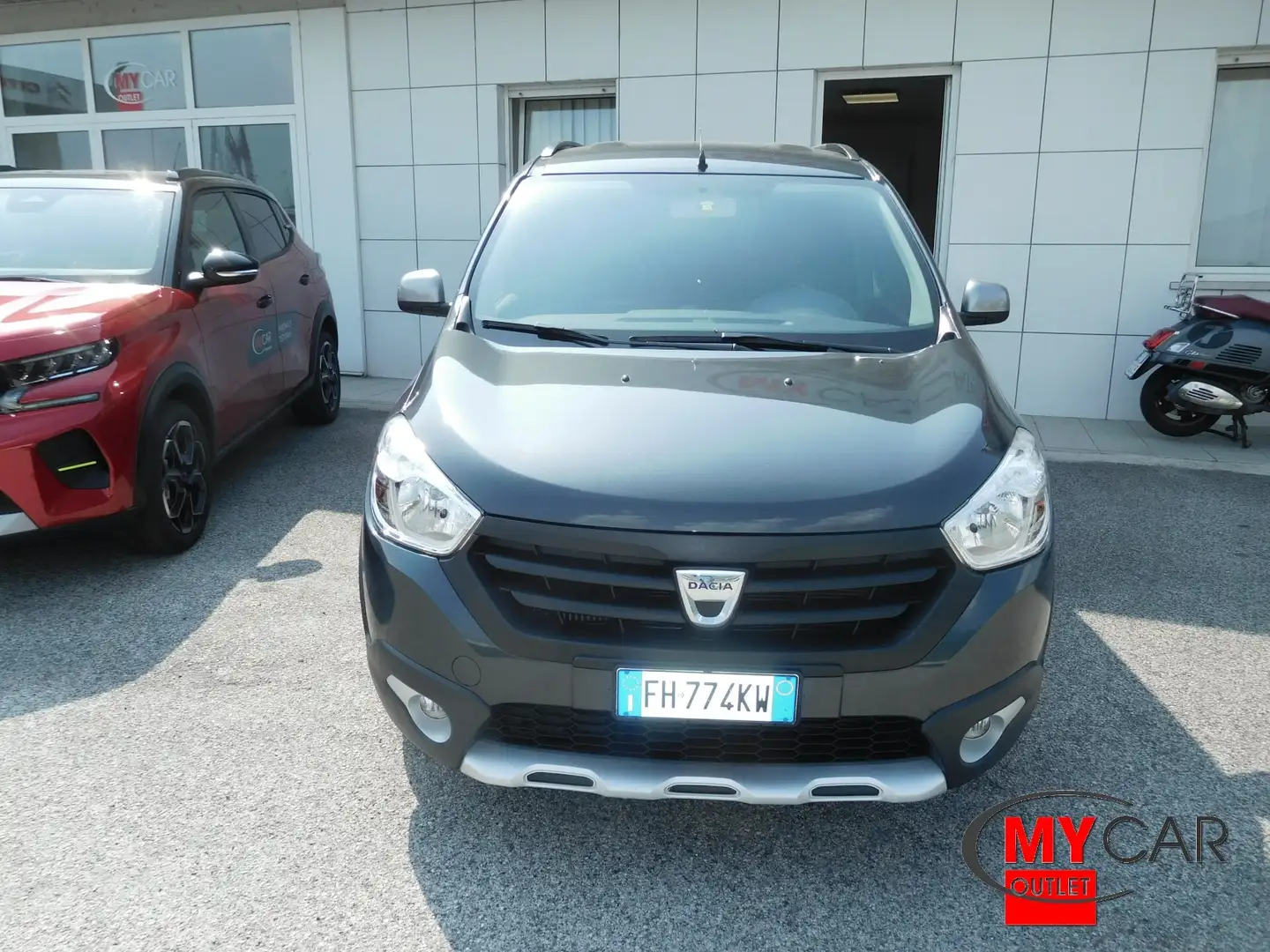 Dacia Lodgy Stepway 1.5 dCi 8V 110cv S&S 7 posti GANCIO Gris - 2