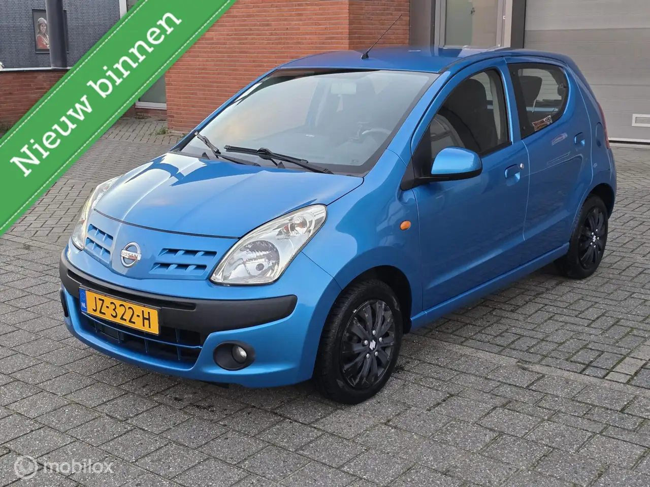 Nissan Pixo