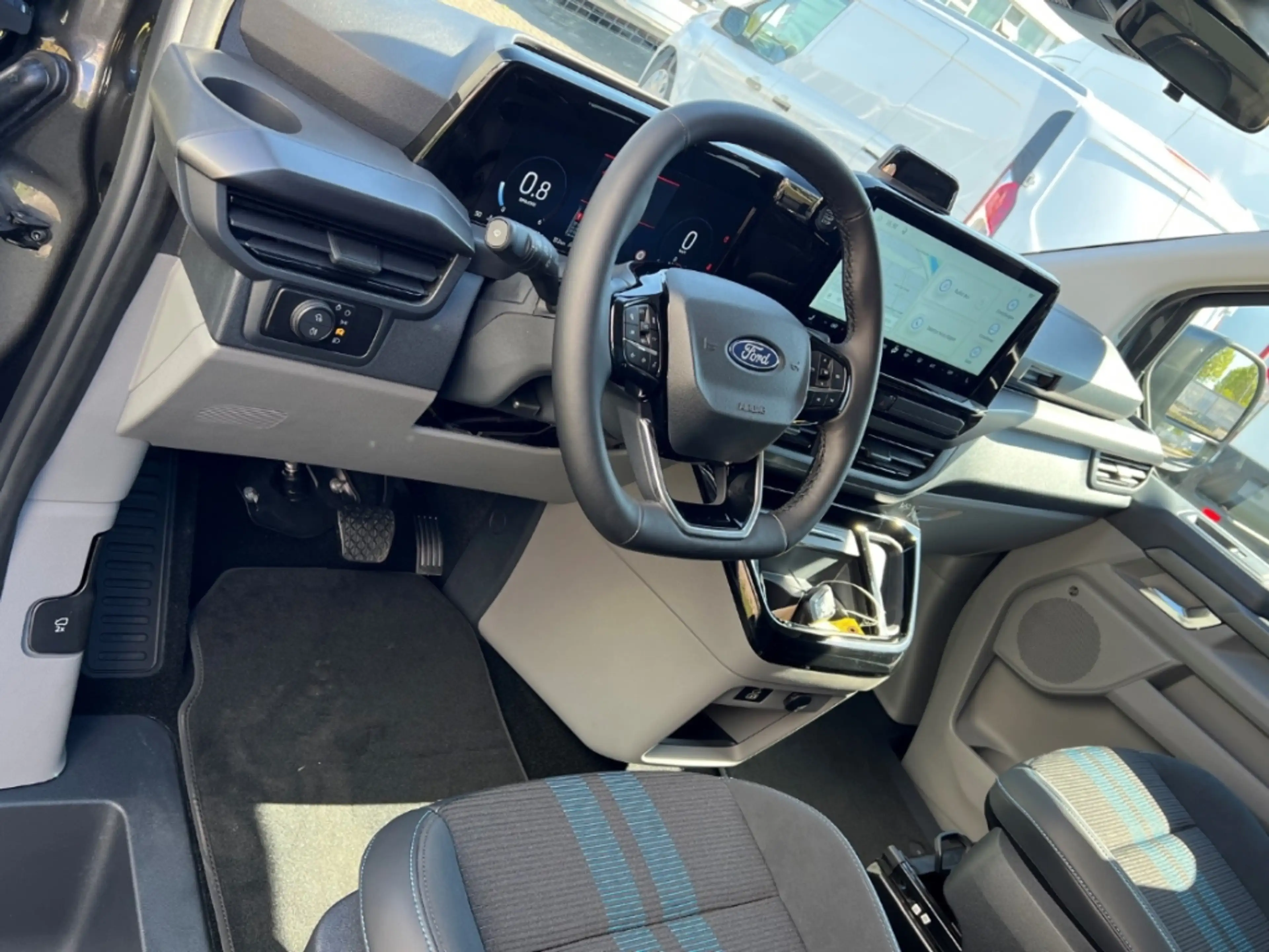 Ford Tourneo Custom FWD Sport L1 AHK+Klima+B&O+360°Kamera+Navi+Tempoma — photo 4
