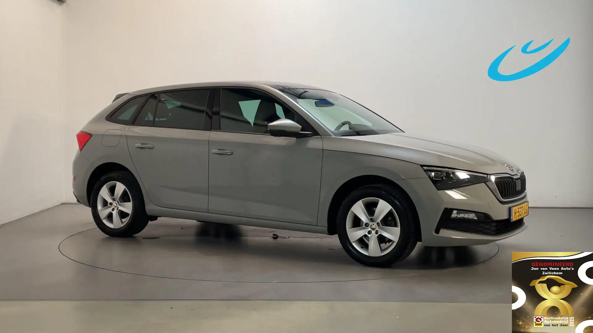 Skoda Scala 1.0 TSI 116pk 6-bak Sport Business Panoramadak App Šedá - 1