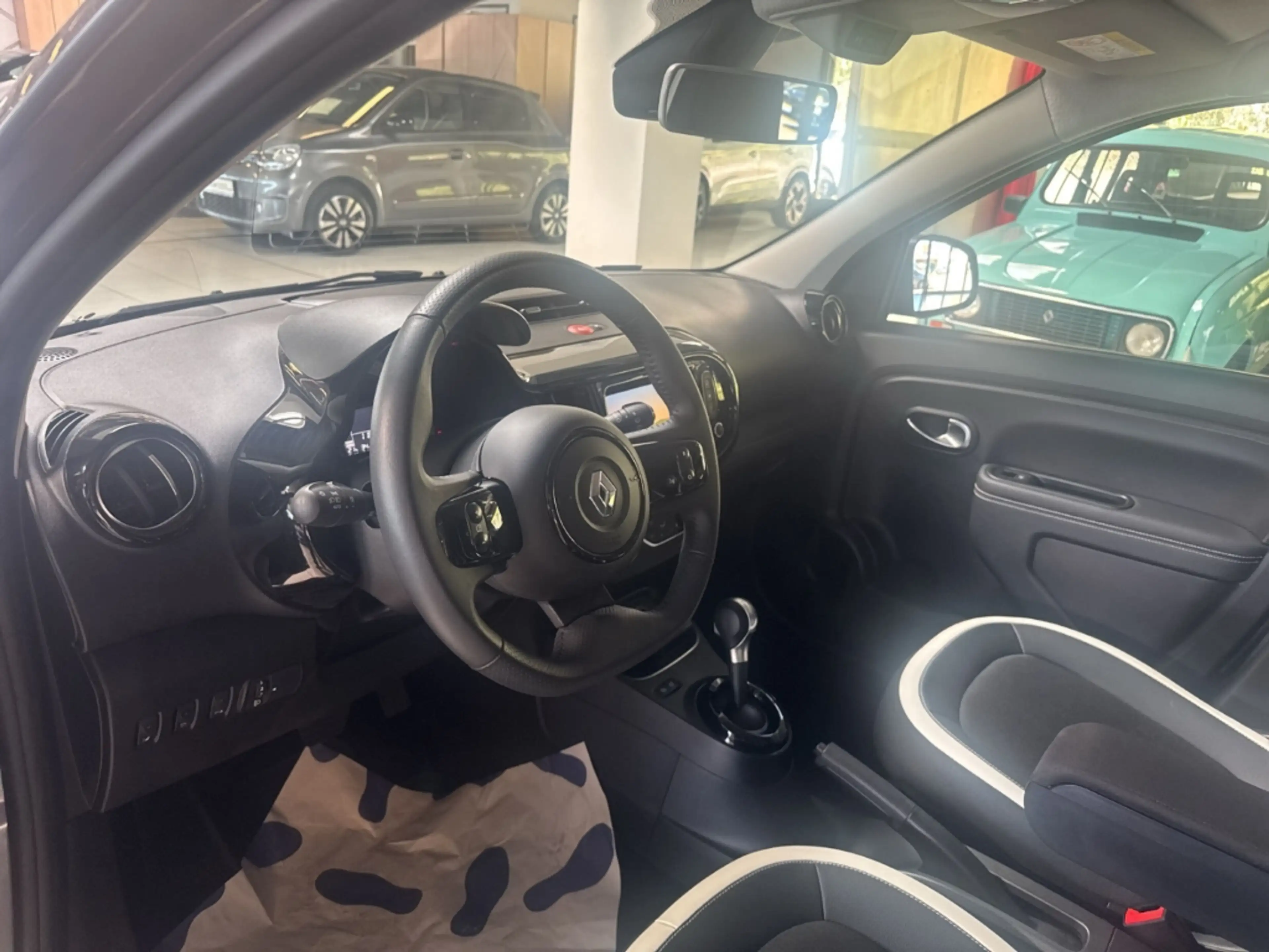 Renault Twingo Techno Electric Navi Soundsystem RückfahrkamTemp.. — photo 11