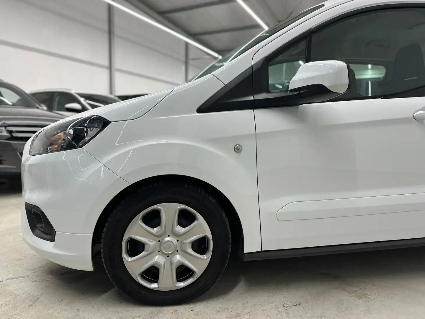 Ford Tourneo Courier 1.5 Trend*Klima*1-Hand*Tempomat Blanc - 2