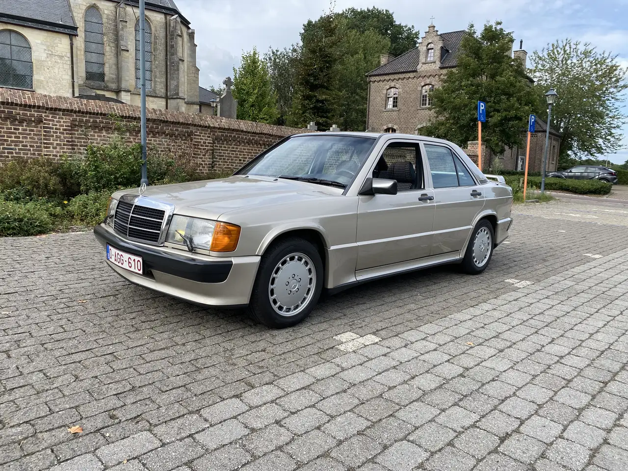 Mercedes-Benz 190