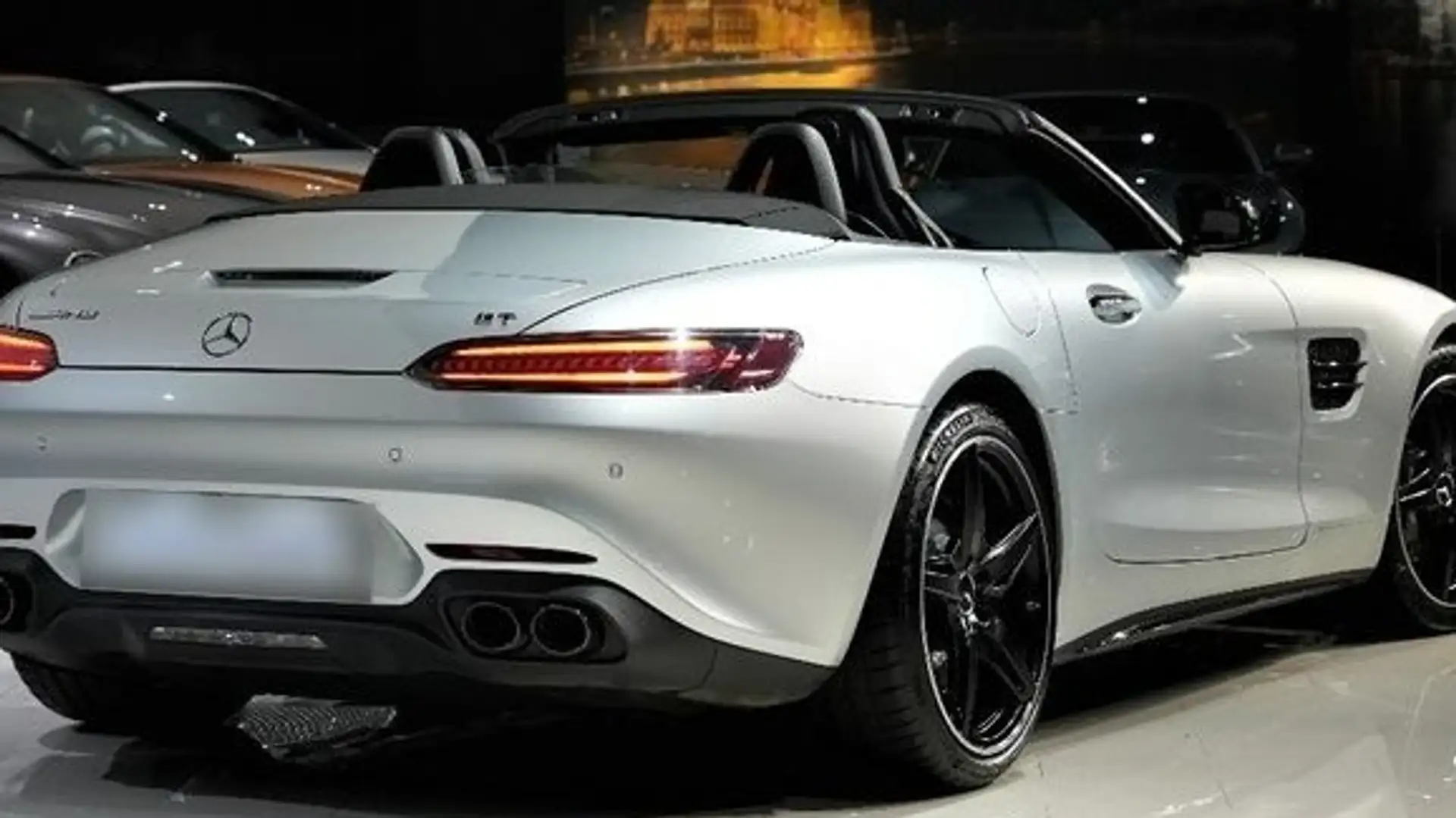 Mercedes-Benz AMG GT Roadster 476 Plateado - 1