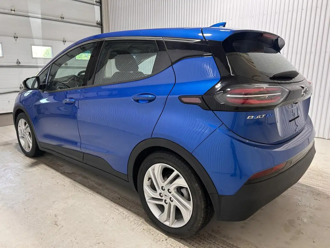 Chevrolet Bolt photo Chevrolet Bolt