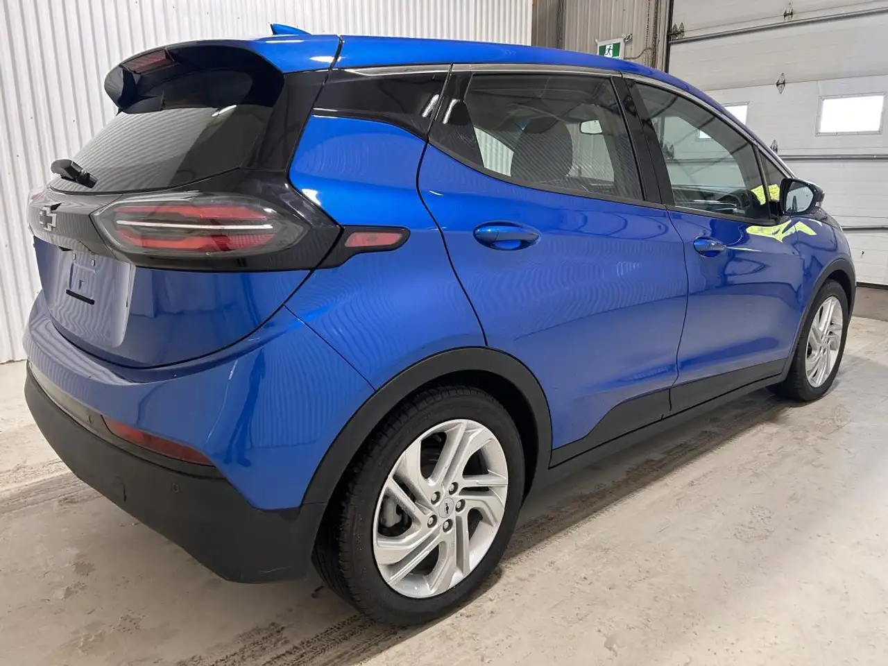 Chevrolet Bolt photo Chevrolet Bolt