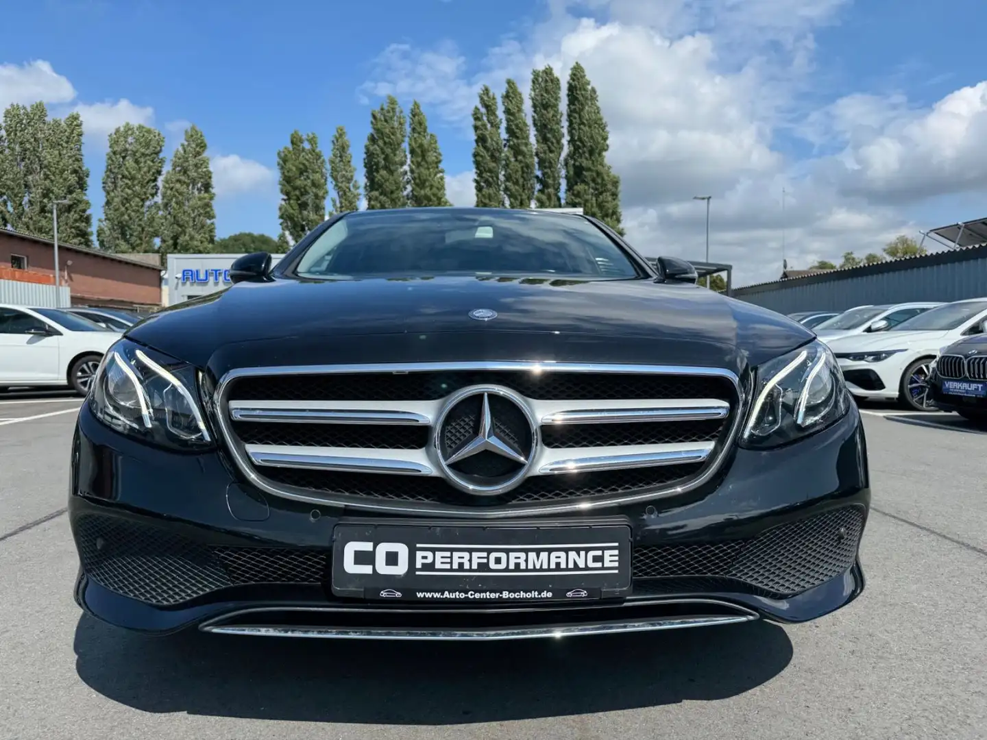 Mercedes-Benz E 200 *4MATIC*RFK*TLEDER*NAVI*TEMP*SITZH* Schwarz - 2