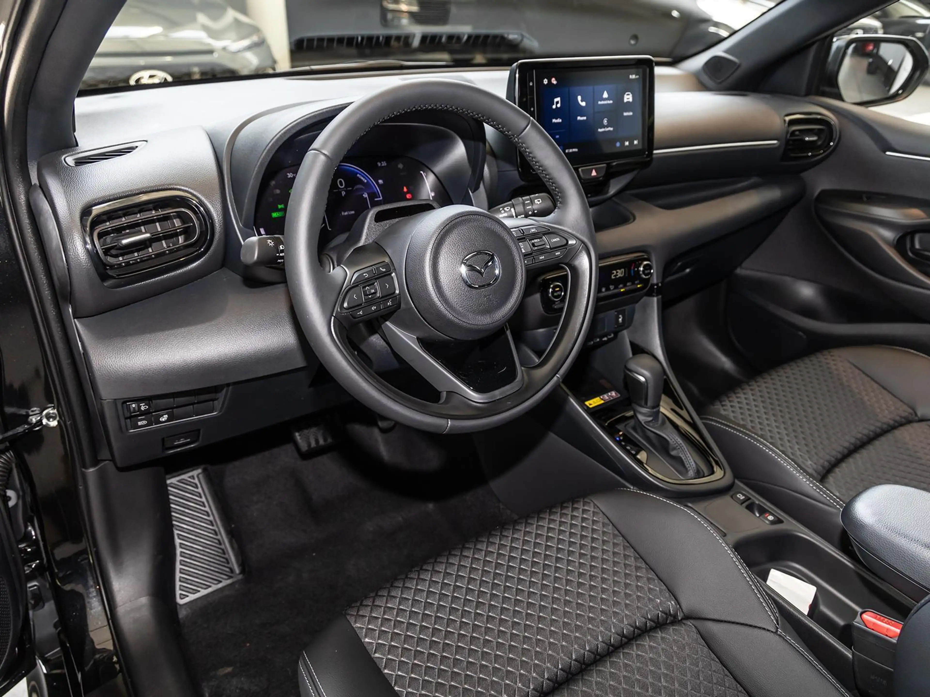 Mazda 2 Hybrid 116 CVT Homura NAVI SHZ PDC BT — photo 13