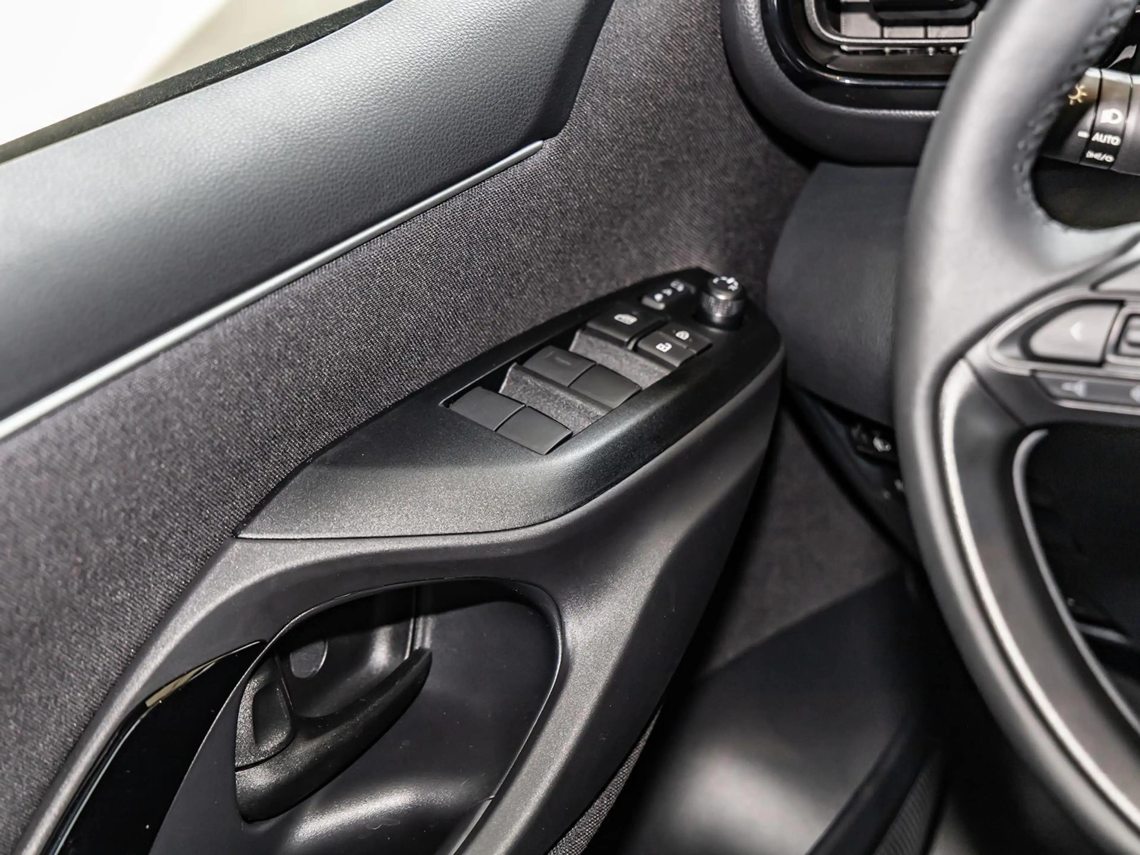Mazda 2 Hybrid 116 CVT Homura NAVI SHZ PDC BT — photo 8