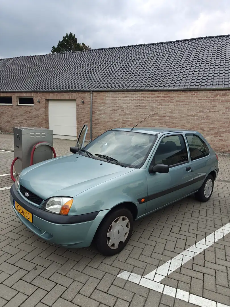 Ford Fiesta 1.3 Зелений - 1