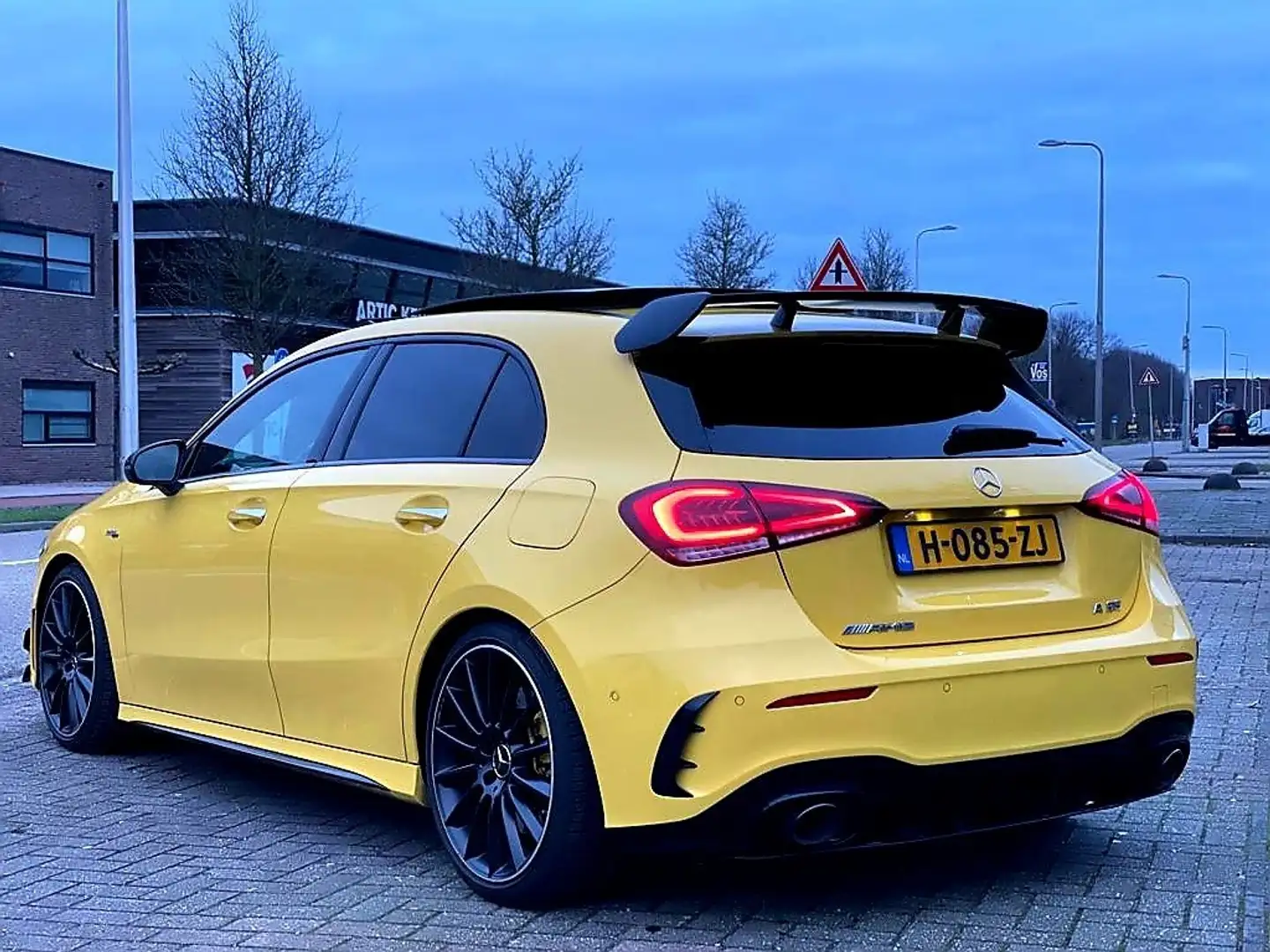 Mercedes-Benz A 35 AMG 4M Edition 1 Giallo - 2