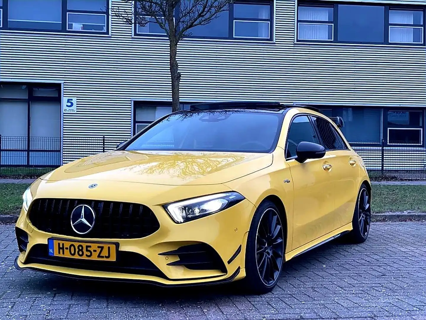 Mercedes-Benz A 35 AMG 4M Edition 1 Giallo - 1
