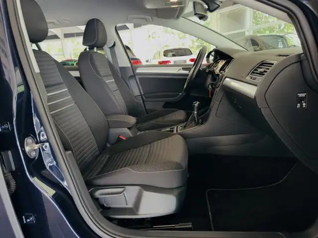 Volkswagen Golf view 14