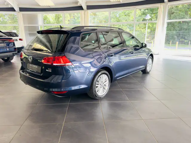 Volkswagen Golf view 6