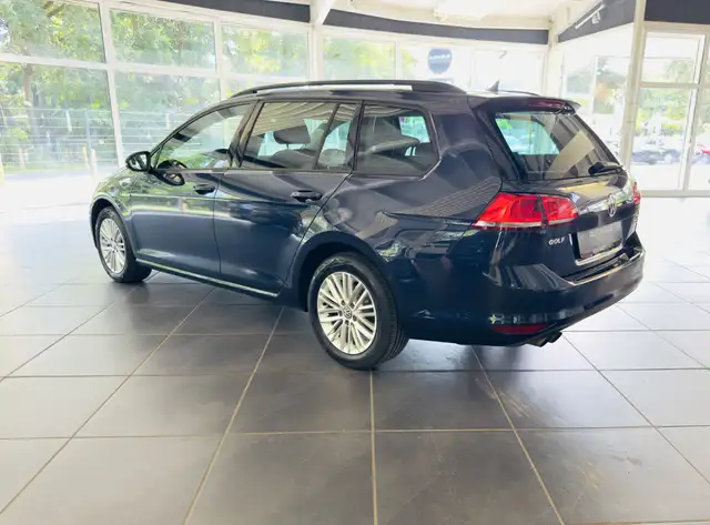 Volkswagen Golf view 4