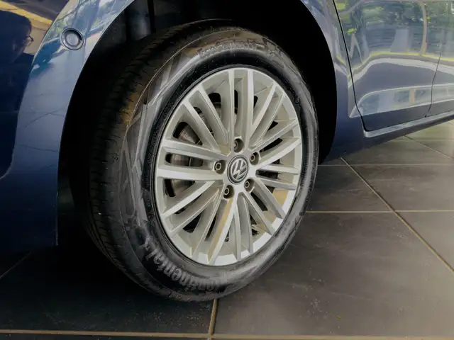 Volkswagen Golf view 7