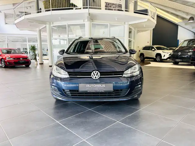 Volkswagen Golf view 2