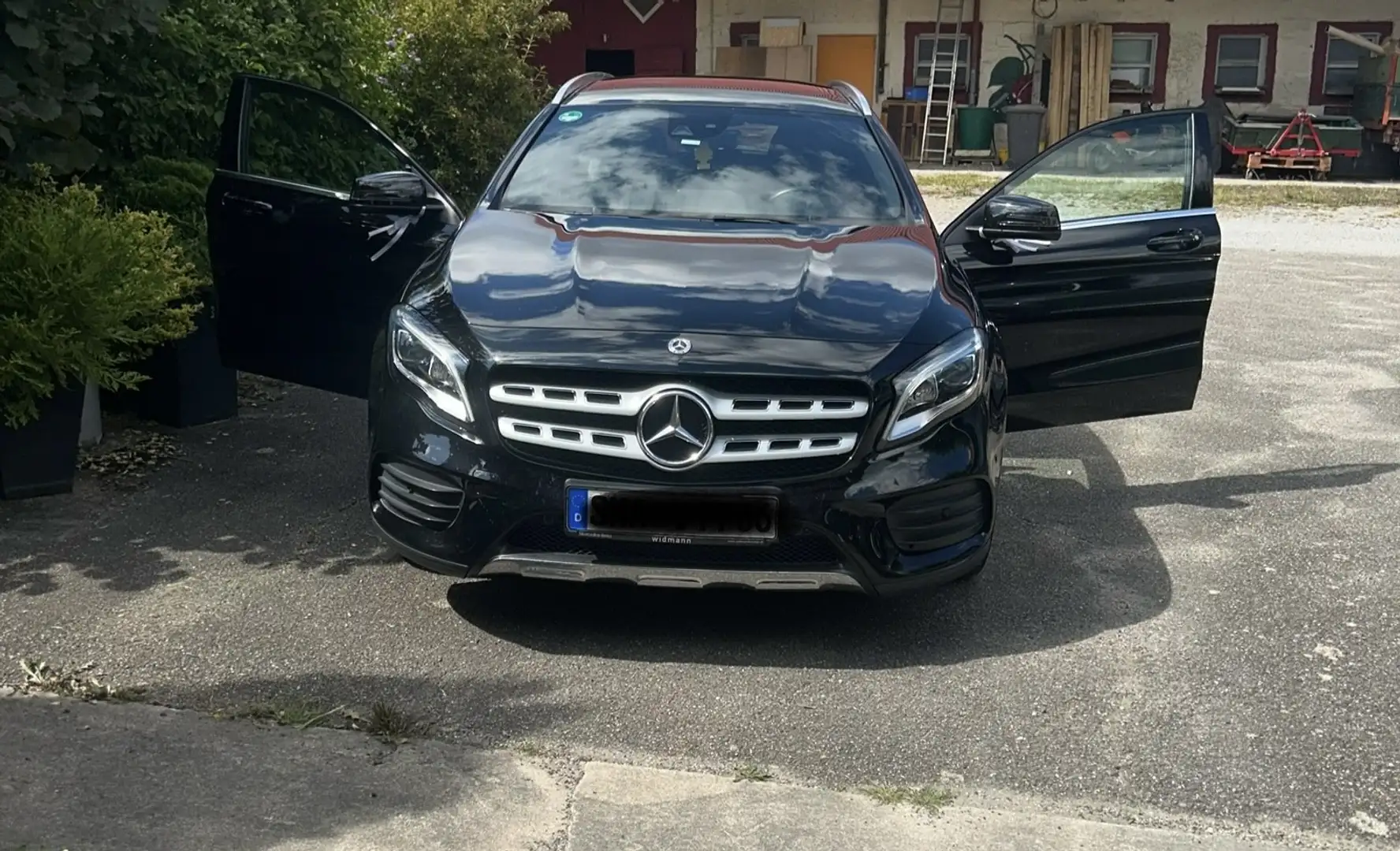 Mercedes-Benz GLA 200 AMG Line - 1
