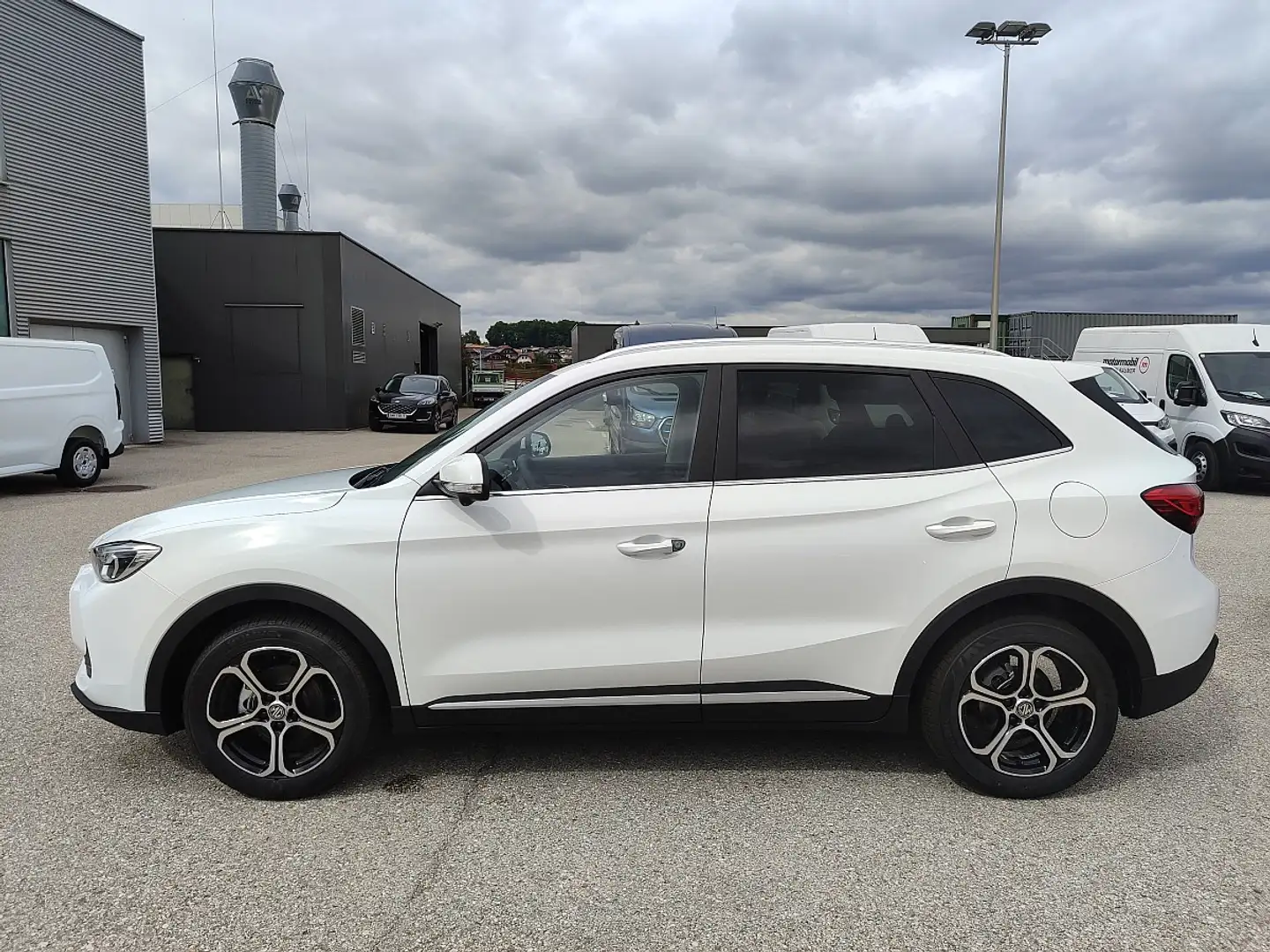 MG ZS + 1.5 Deluxe Blanc - 2