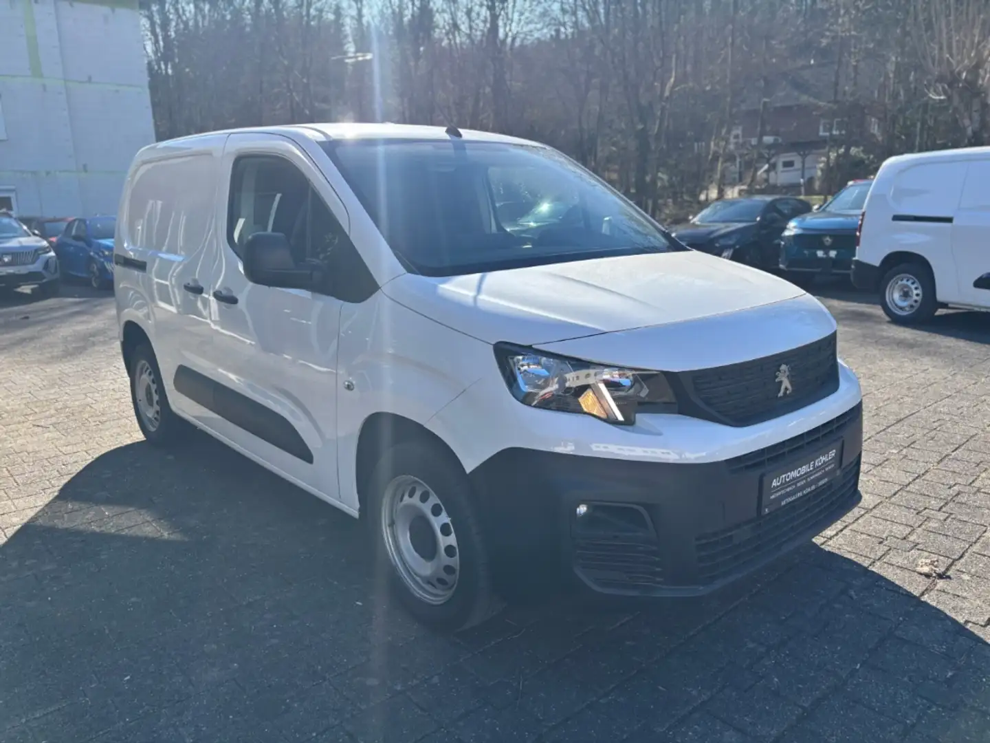 Peugeot Partner Avantage Edition StandHZG AHK DAB Induktionsladen Fehér - 2