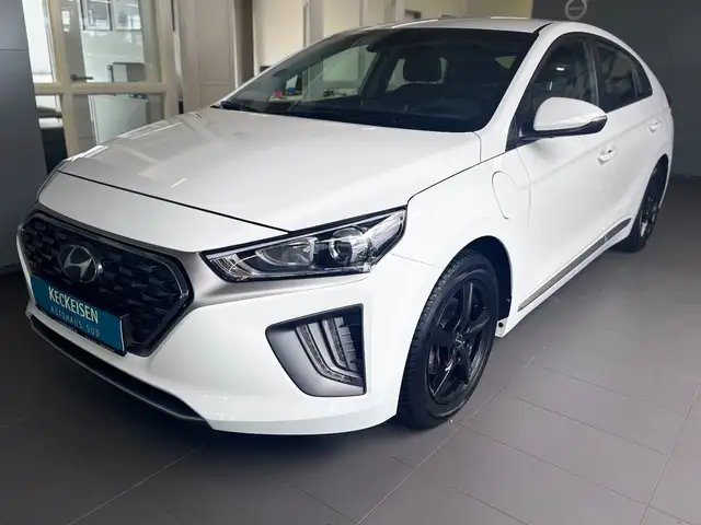 Hyundai IONIQ Trend Plug-In Hybrid AHK, 8-fach, R-Cam