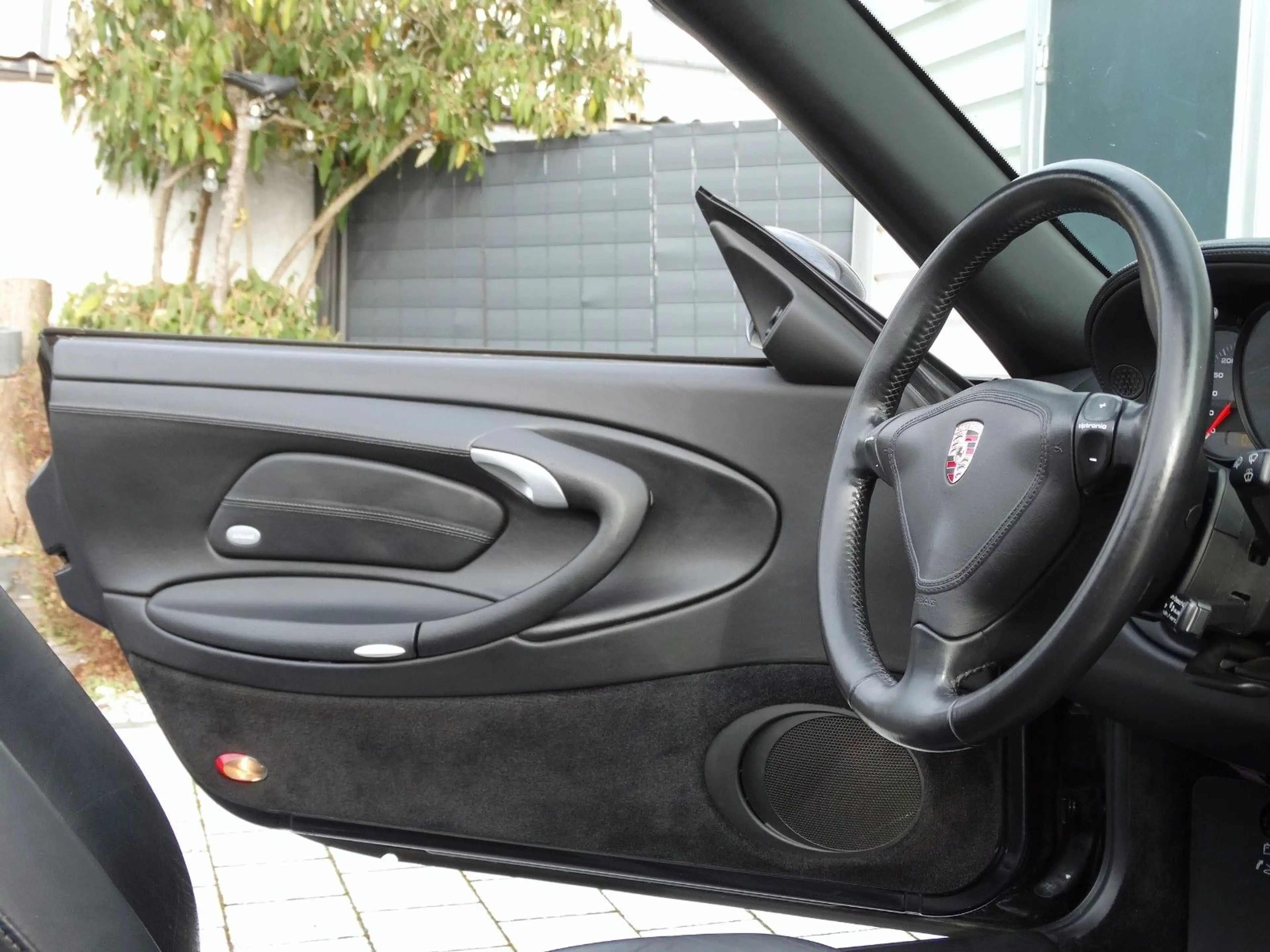 Porsche 996 Carrera Cabrio Aut. 18" Leder Navi Shz Xenon — photo 17