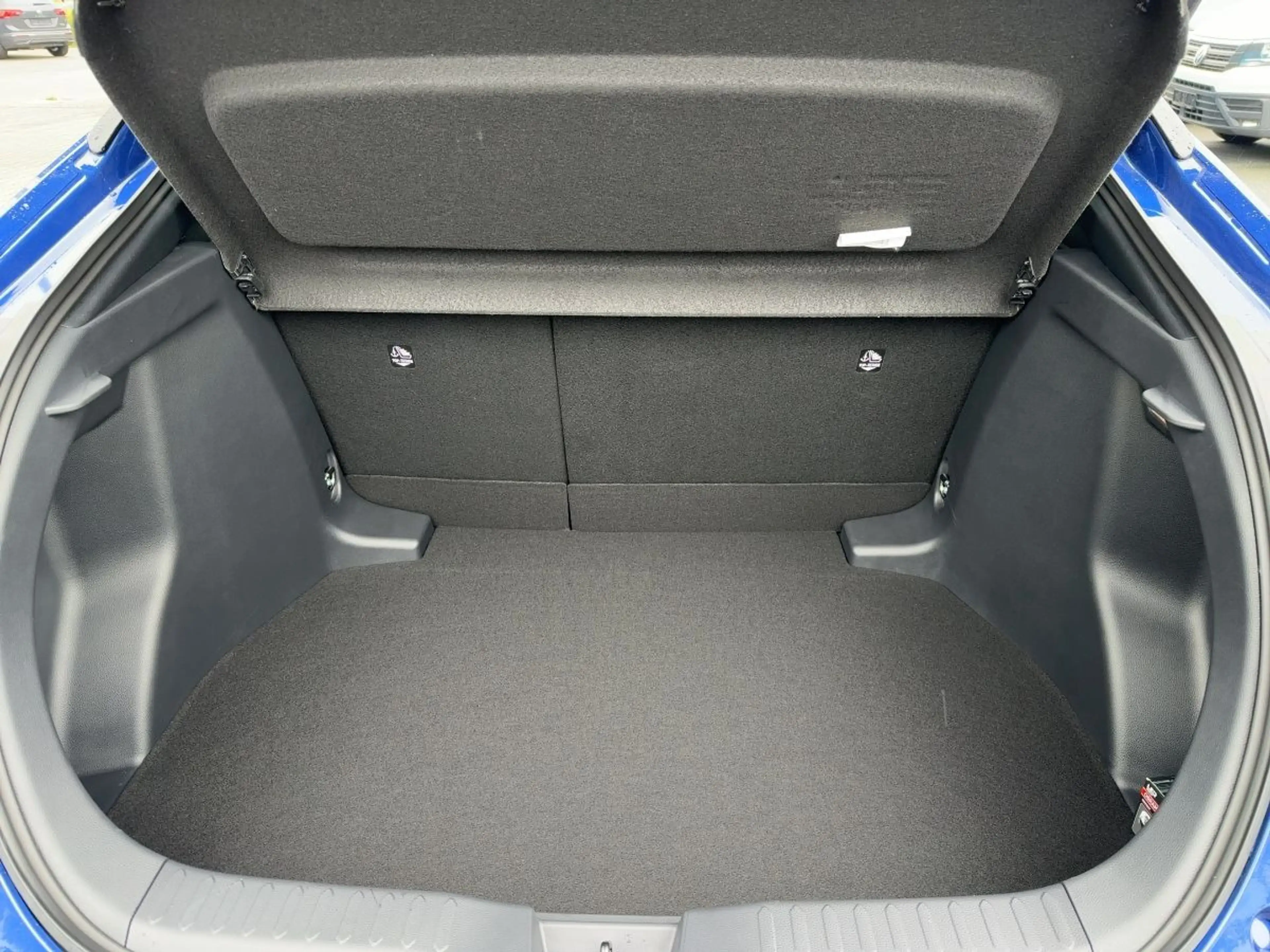 Toyota C-HR 1,8-l-Hybrid Teamplayer — photo 14