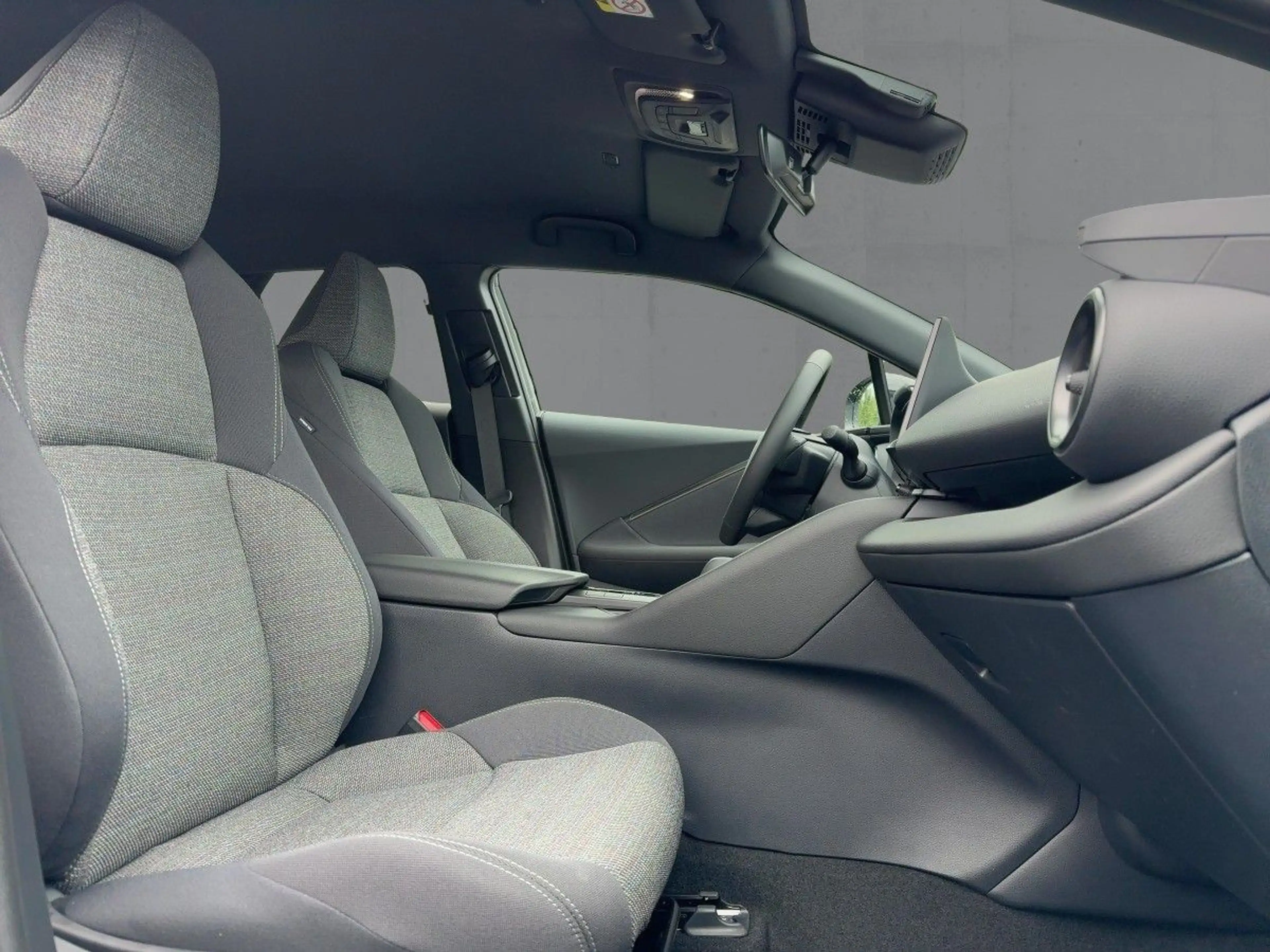 Toyota C-HR 1,8-l-Hybrid Teamplayer — photo 12