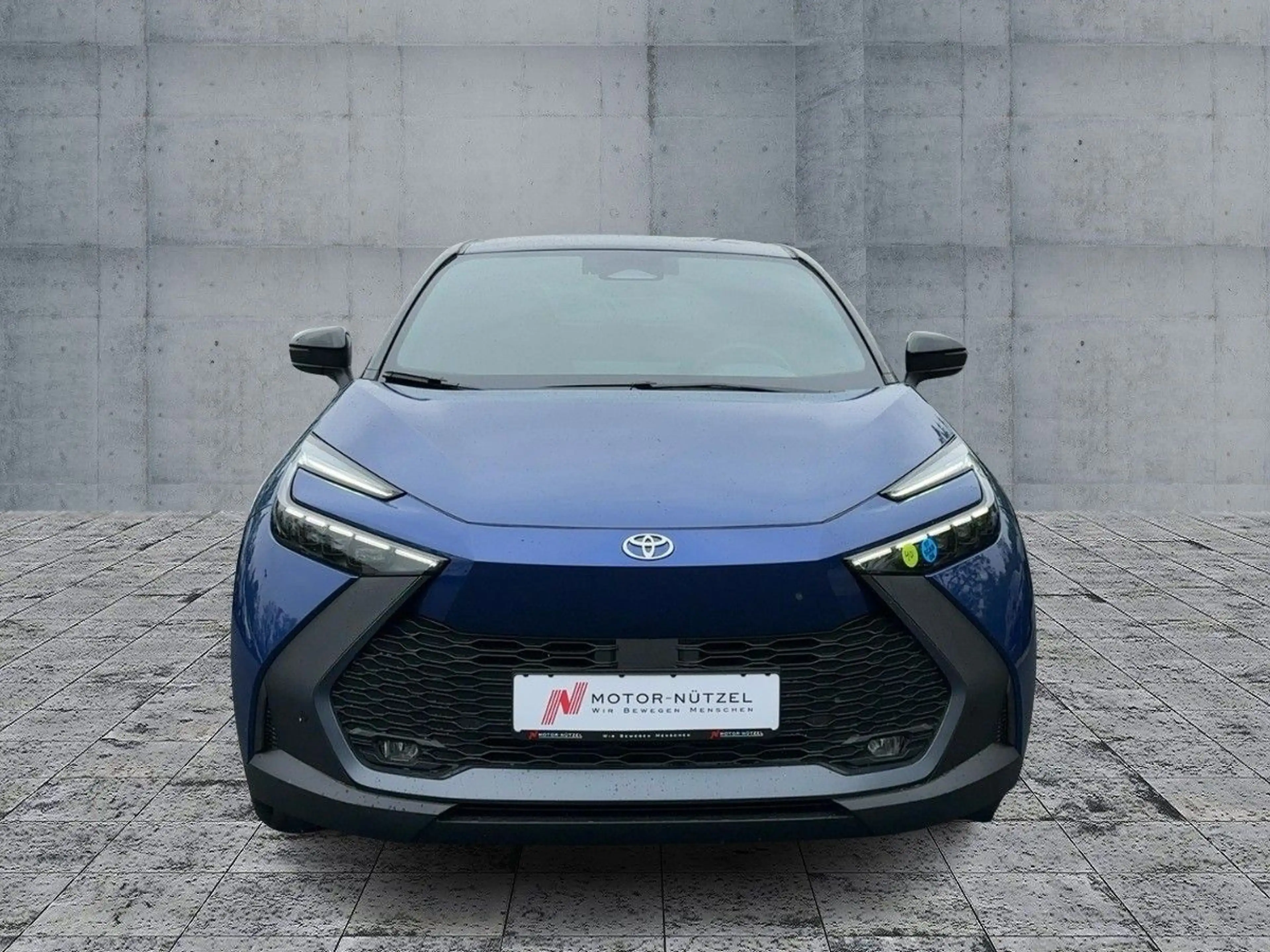 Toyota C-HR 1,8-l-Hybrid Teamplayer — photo 3