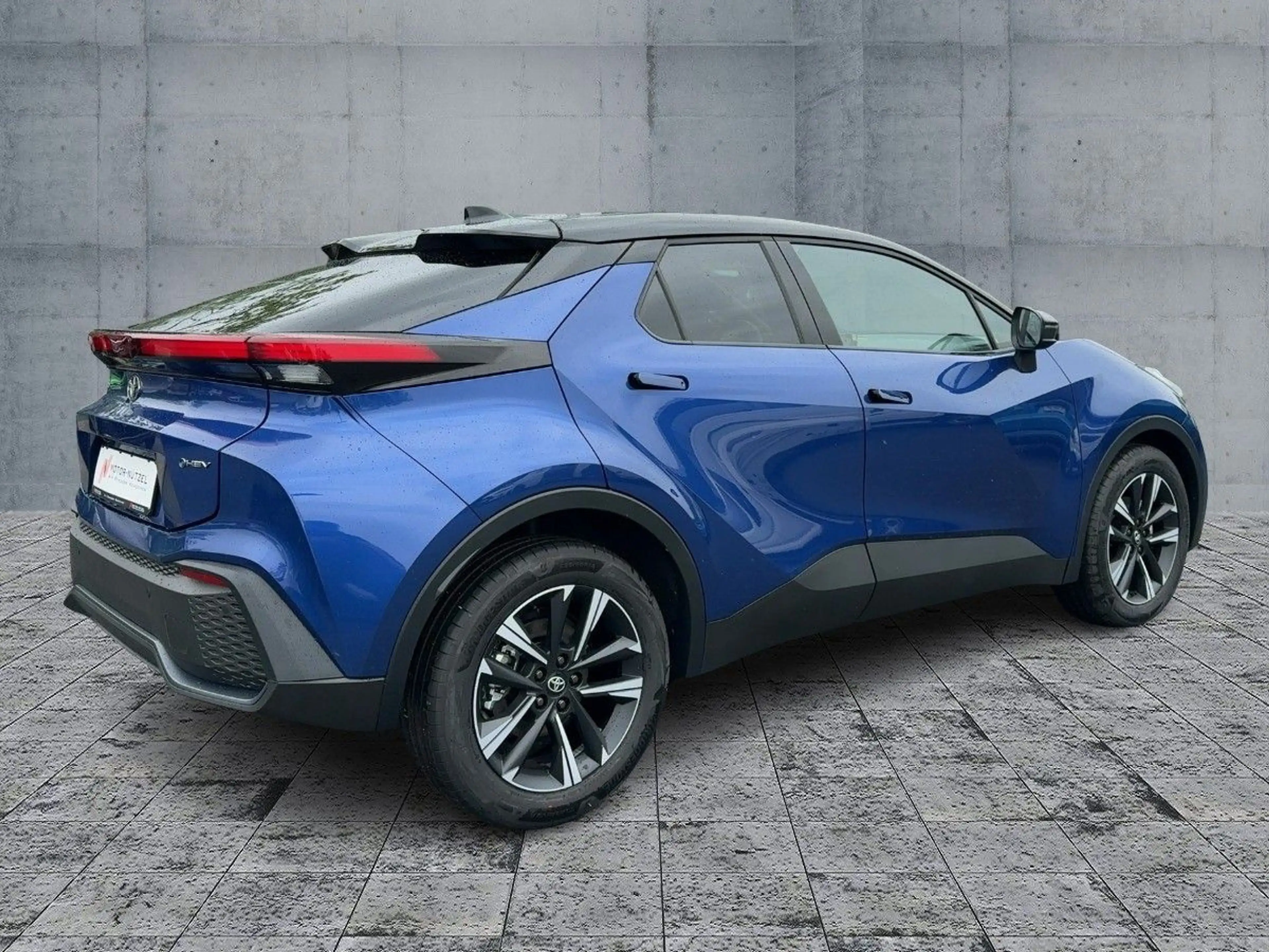 Toyota C-HR 1,8-l-Hybrid Teamplayer — photo 6