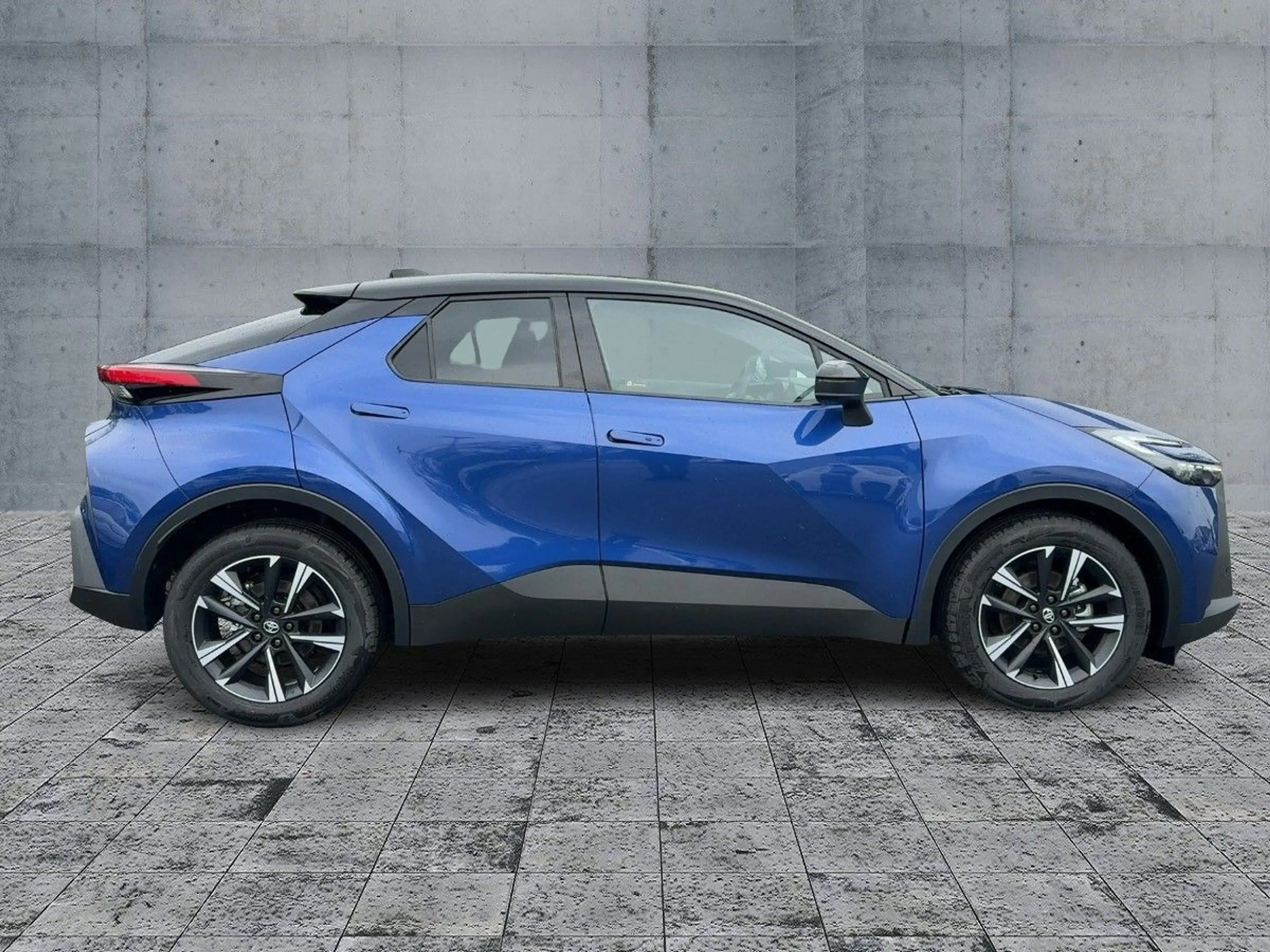 Toyota C-HR 1,8-l-Hybrid Teamplayer — photo 7