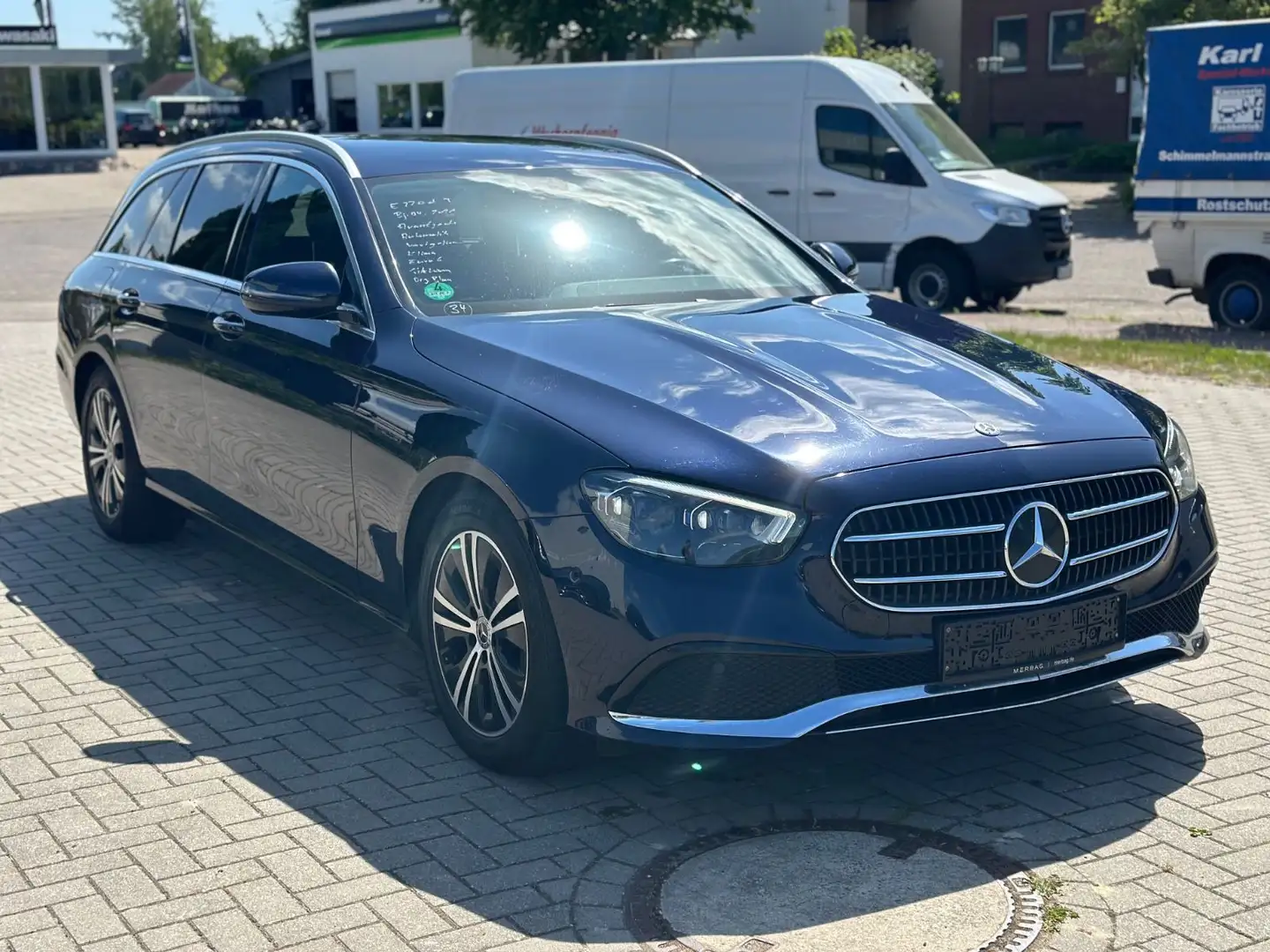 Mercedes-Benz E 220 d T AVANTGARDE Aut*Kam*Blau*Multibeam*Totw Blue - 2
