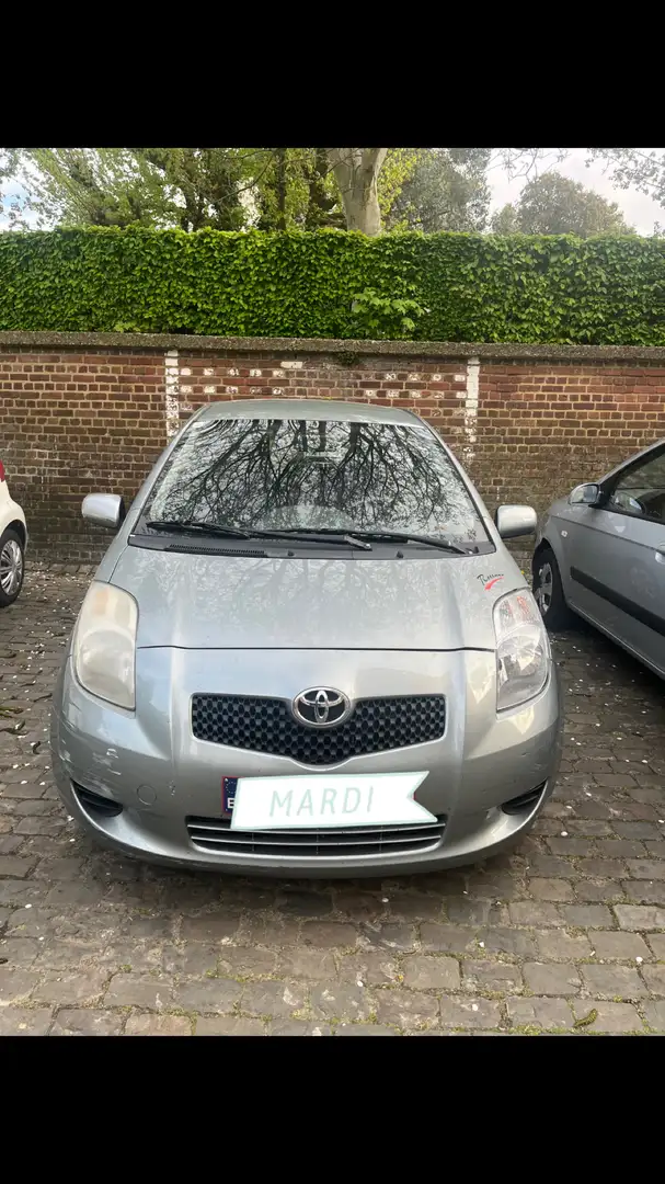 Toyota Yaris 1.0i VVT-i Natura - 1