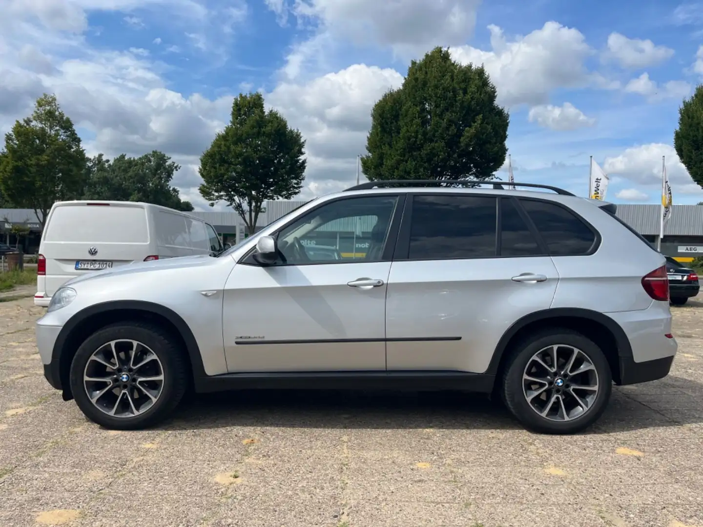 BMW X5 xDrive 3.0 Automatik,Panorama,Xenon,AHK Silber - 2