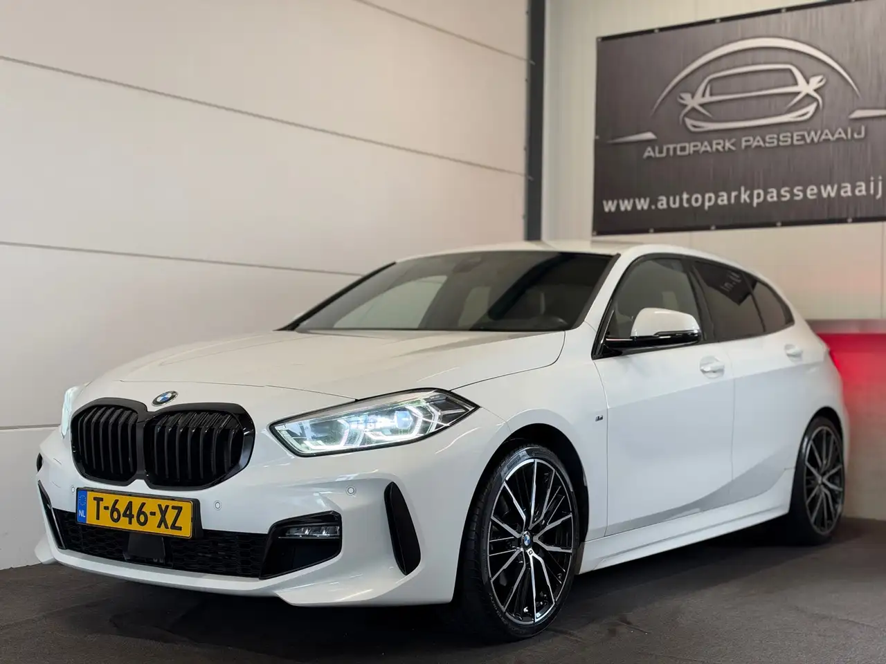 BMW 118